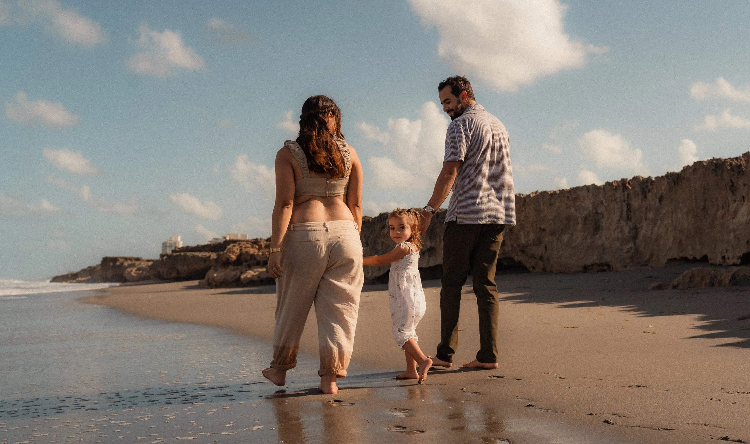 Maternity session on the beach-5.jpg