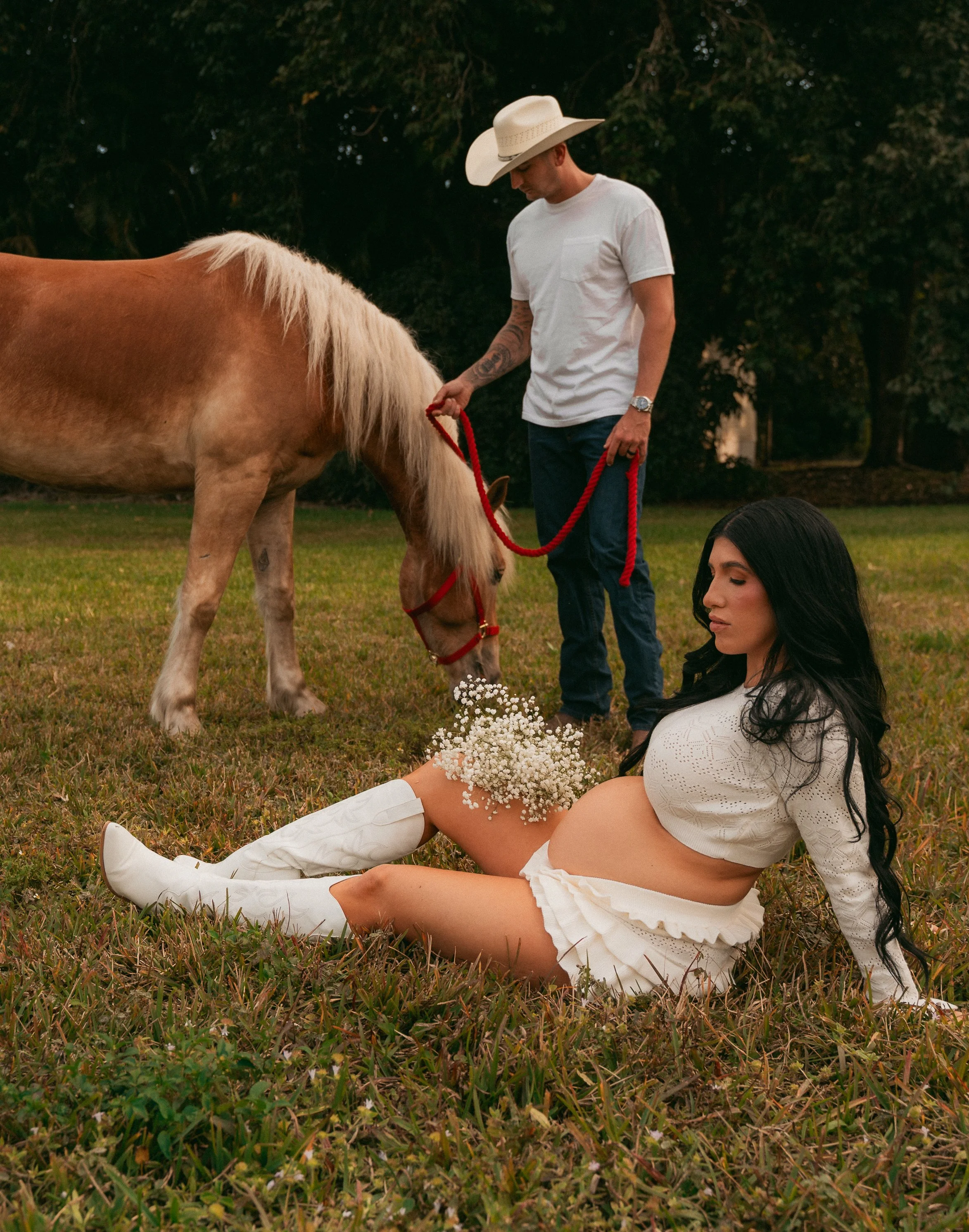 Western Maternity Session with Horse in Miami -18.jpg