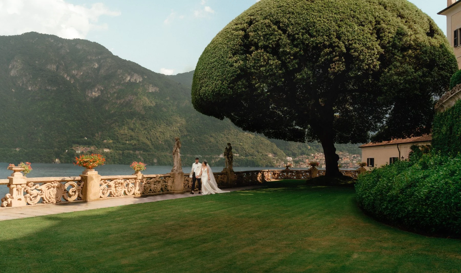Summer wedding in Lake Como Italy-35.jpg