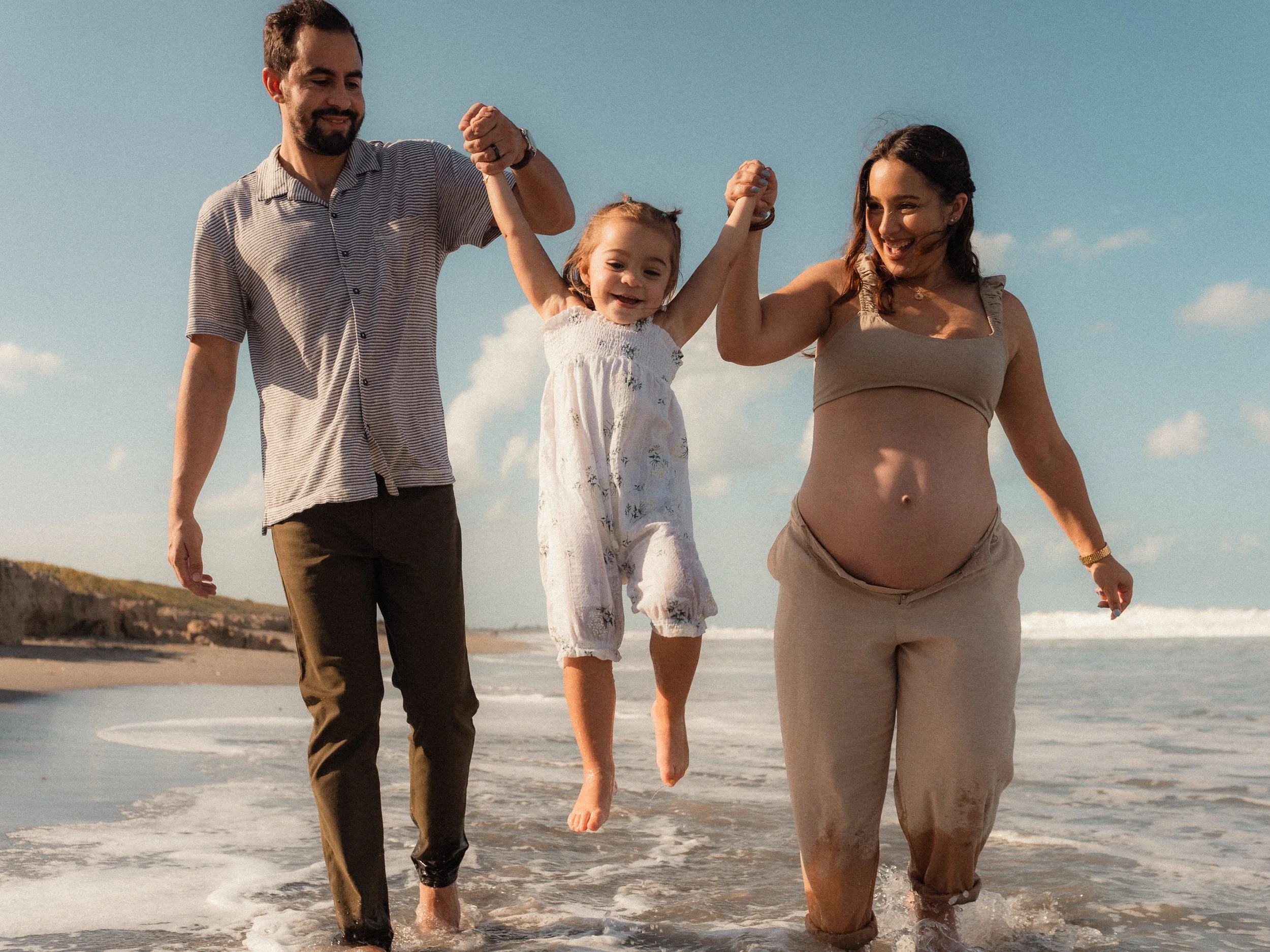 Maternity session on the beach-6.jpg