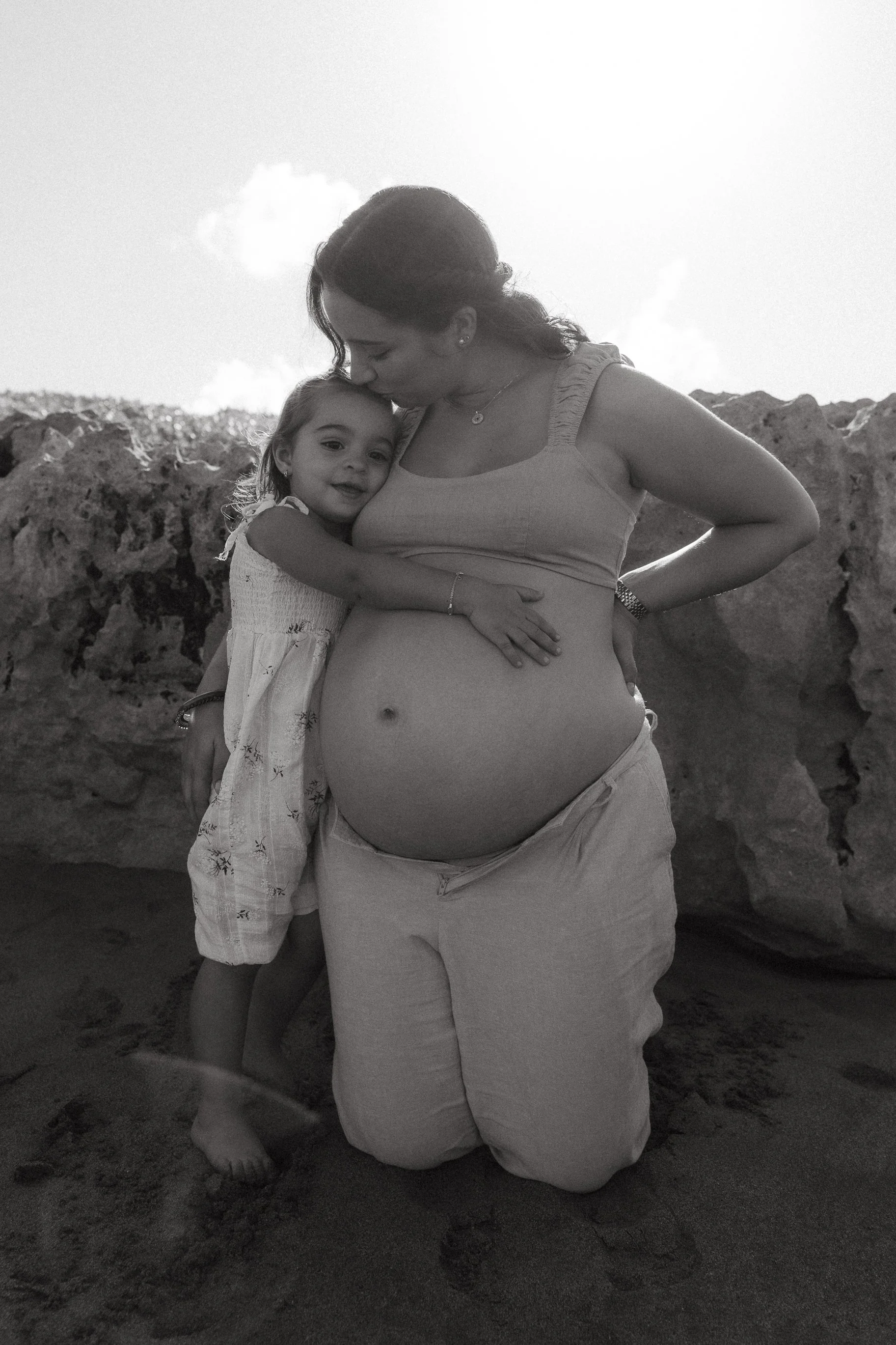 Maternity session on the beach-3.jpg
