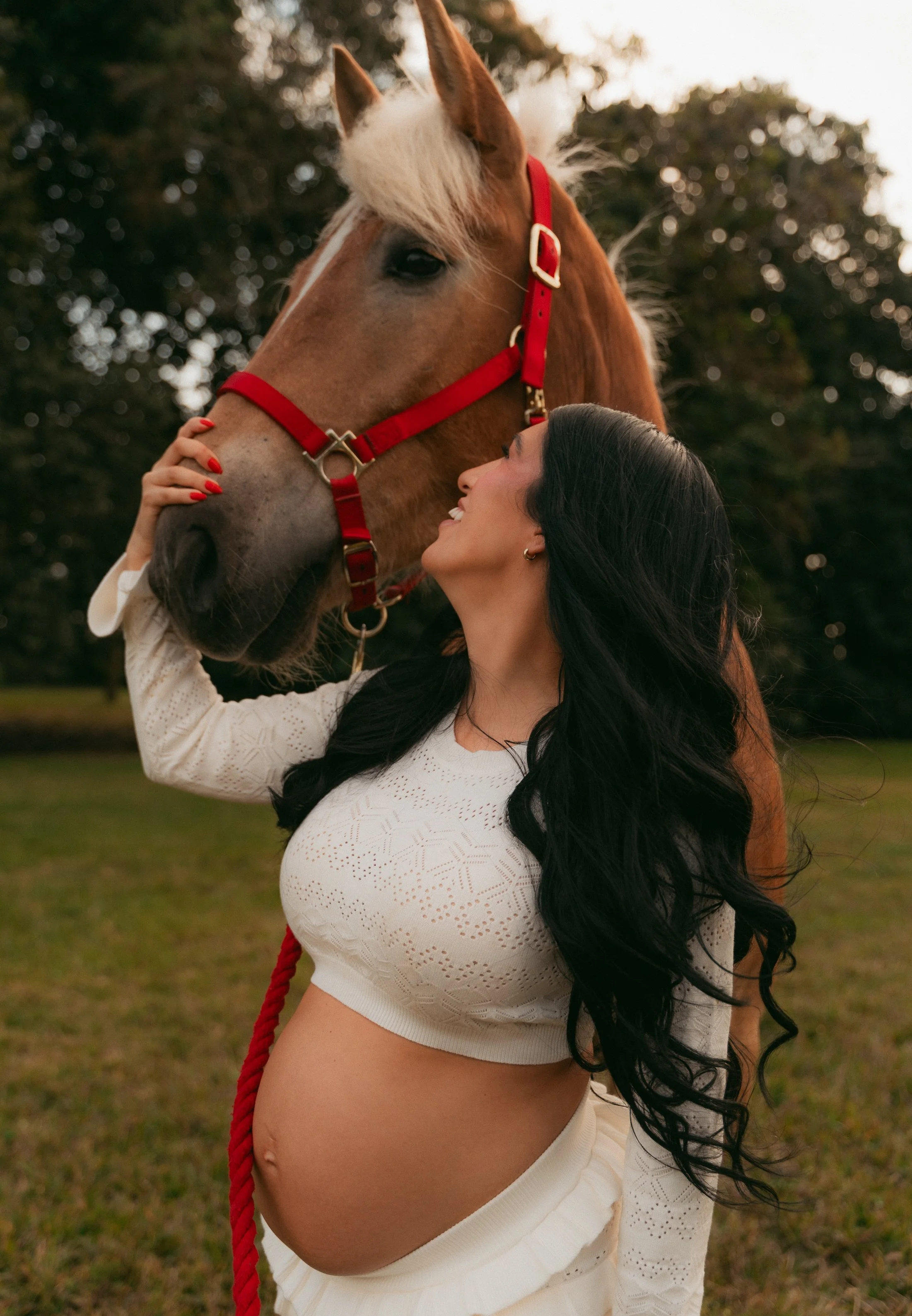 Western Maternity Session with Horse in Miami -21.jpg