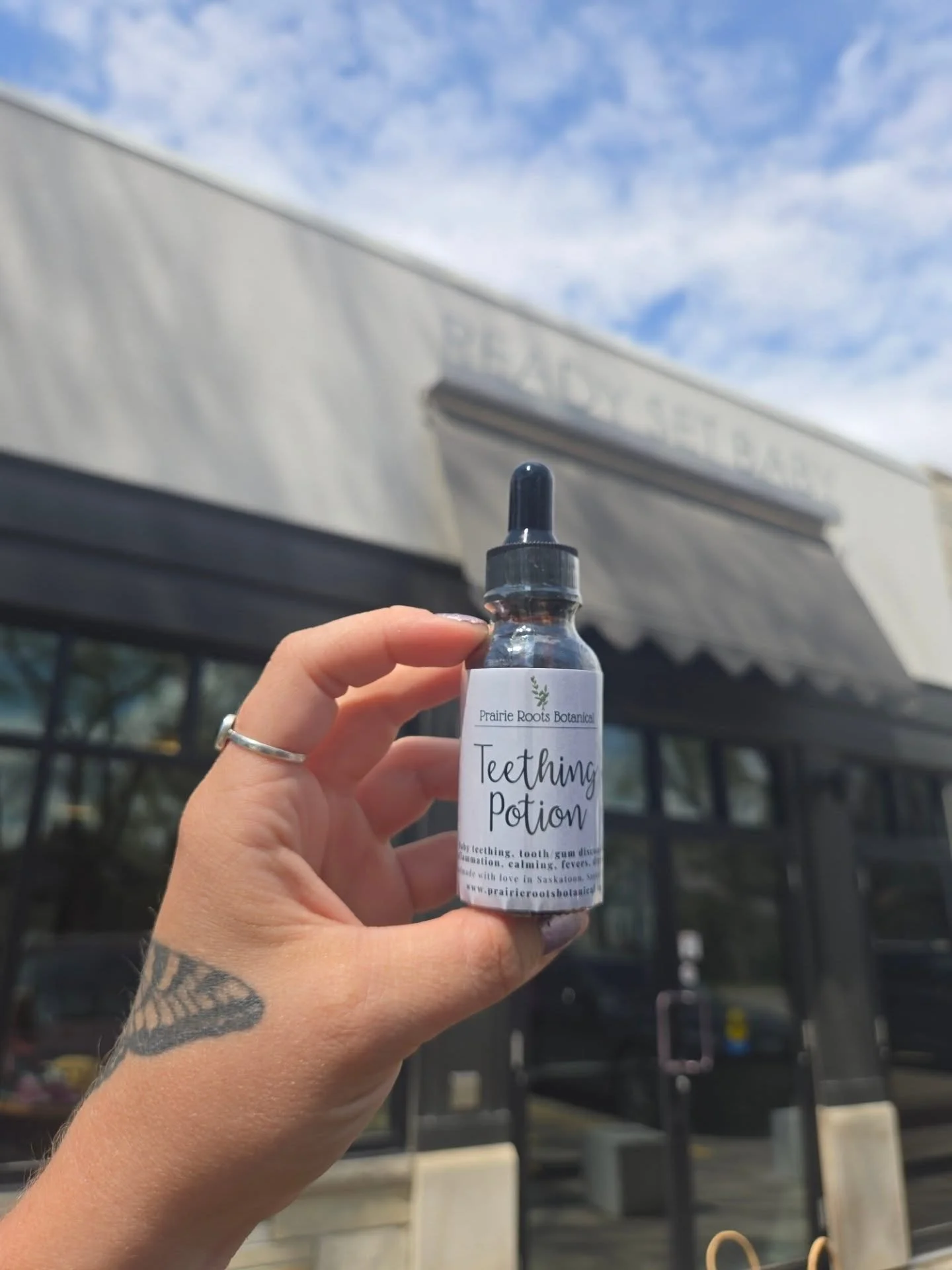 Another restock of Teething Potions have been dropped off at @readysetbabysk - I dropped off a restock on Tuesday and over half were gone within a day or two! 🤯

Thank you all SO much for supporting my passion project. 💚🌿

Tell me what your plans 