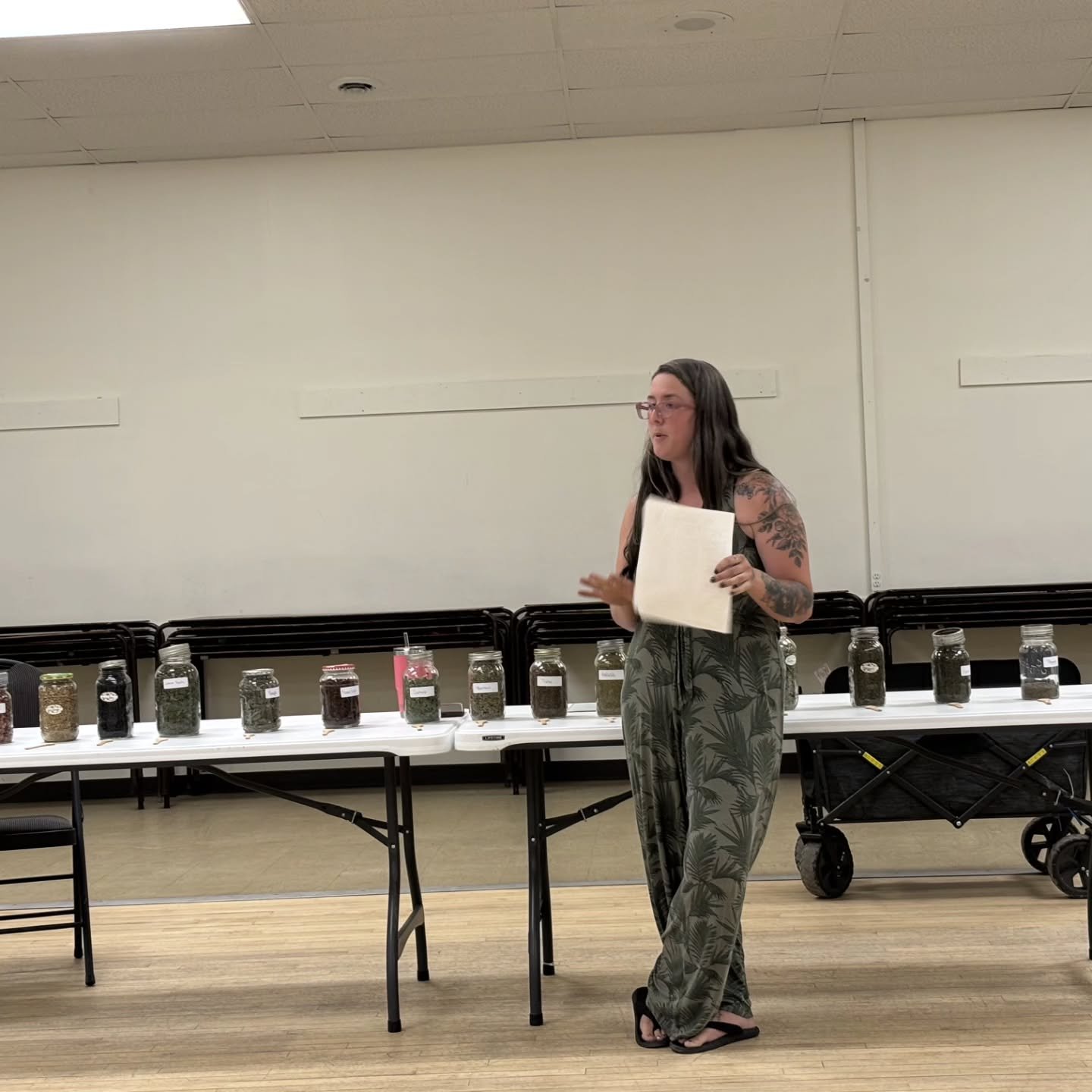 About 2 months ago, I was so excited (and also SO nervous 😂) when a wonderful woman from the Aberdeen Programs Committee reached out to ask if I would host a beginners herbalism evening for them.

At first, I was honestly a bit hesitant because I&rs