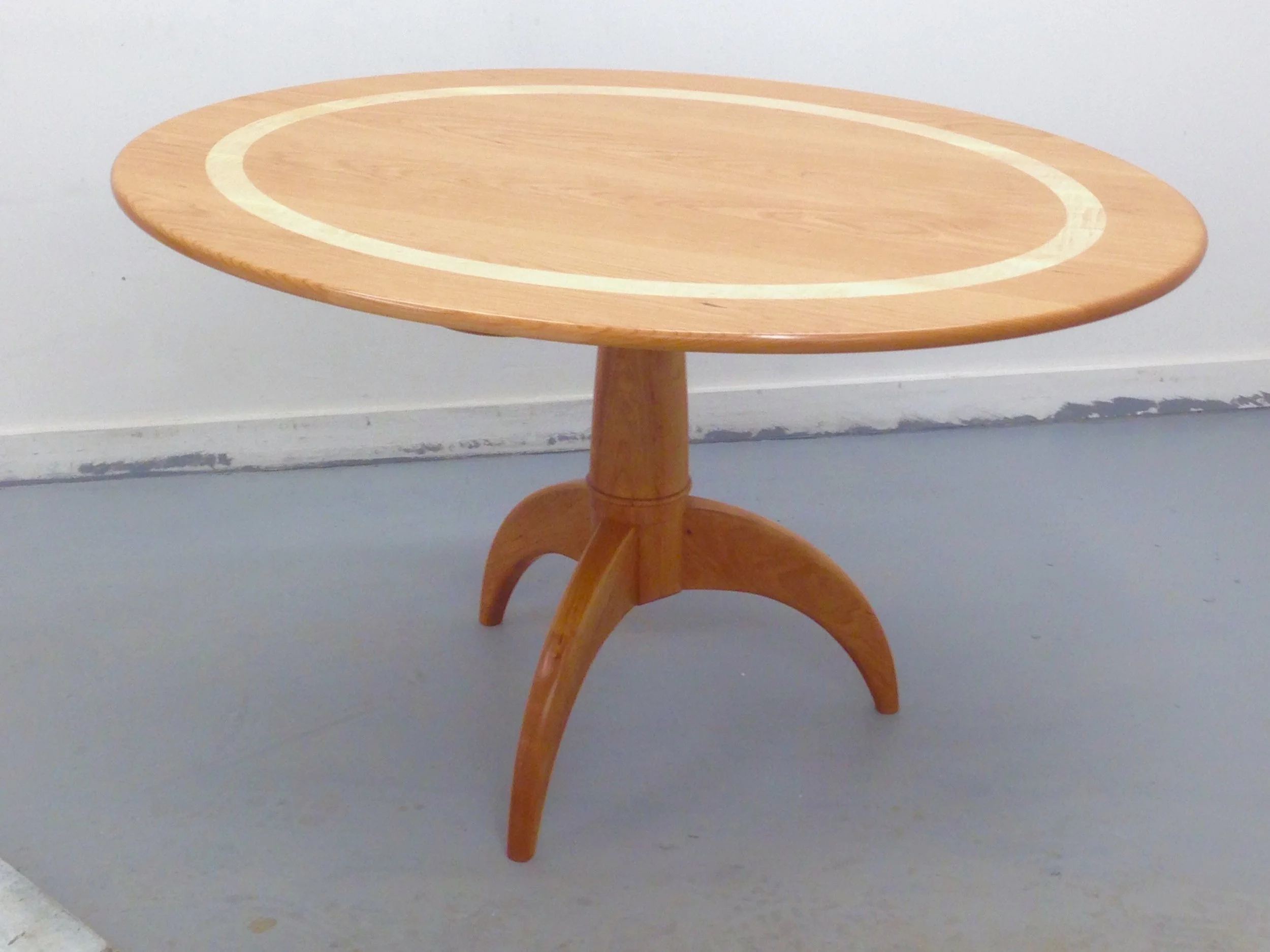 Pedestal Table - Oval