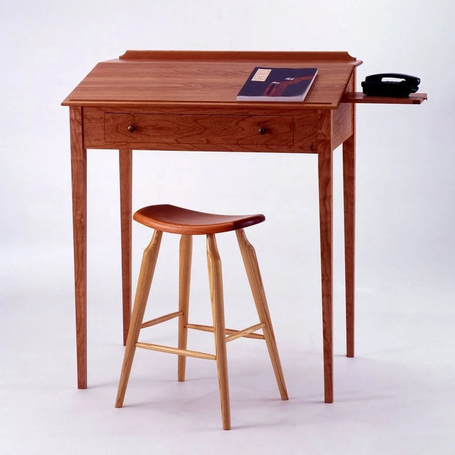 Stand up desk Sq.jpg