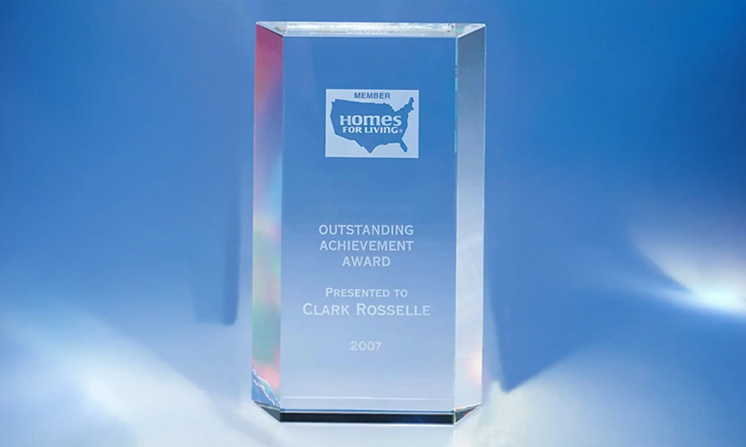 Success Award • 4 Sizes: 4“, 5.875”, 7”, 8” • $100–$198