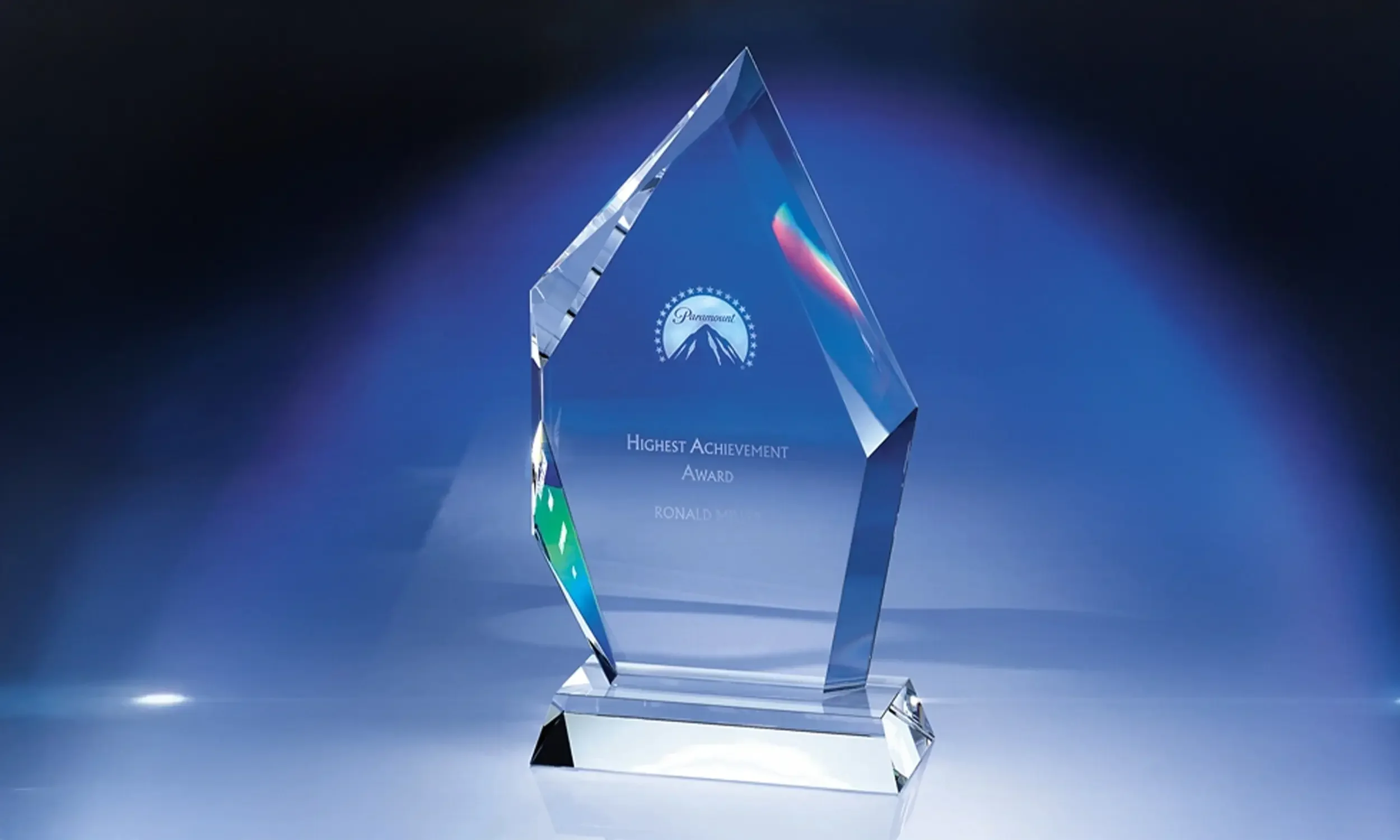 Grand Paragon Award • Size: 7.375" x 3" x 13" • $622