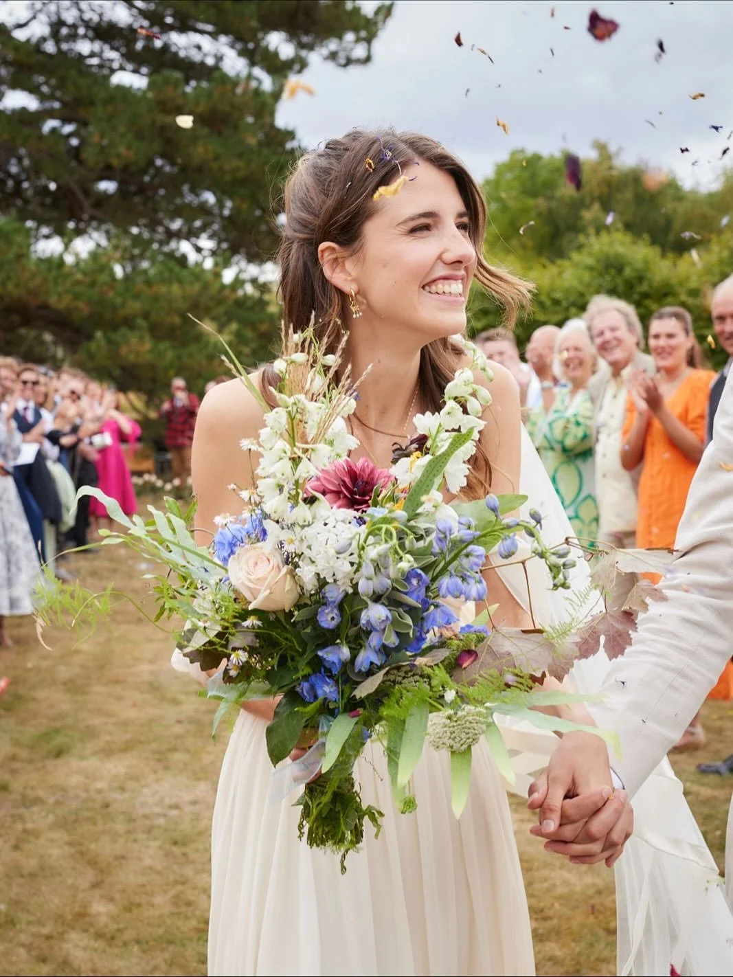 Phoebe, my uber cool &amp; calm bride. Phoebe got married at her childhood home under the picturesque tree where she created so many memories, how lovely! 🍃

Adored looking after you, your mama and your best girls! Thank you for choosing me 🤍

.
.

