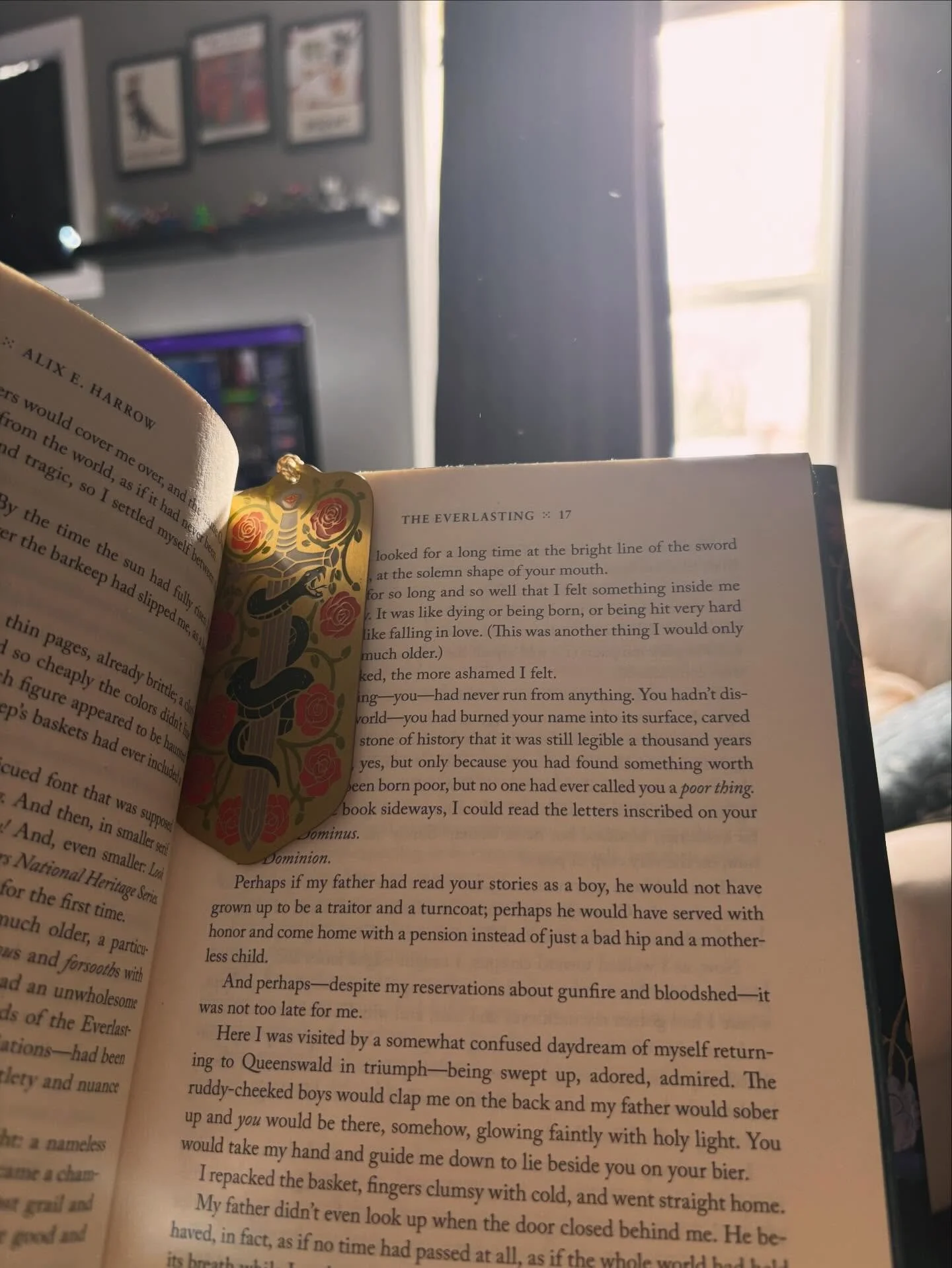 A quiet Sunday: drafting, snuggles, reading, and a cup of hot cocoa on an awfully Frostwake-esque type of day. 🌲 ❄️ 

#writerlife #fantasywriter #cozyvibes