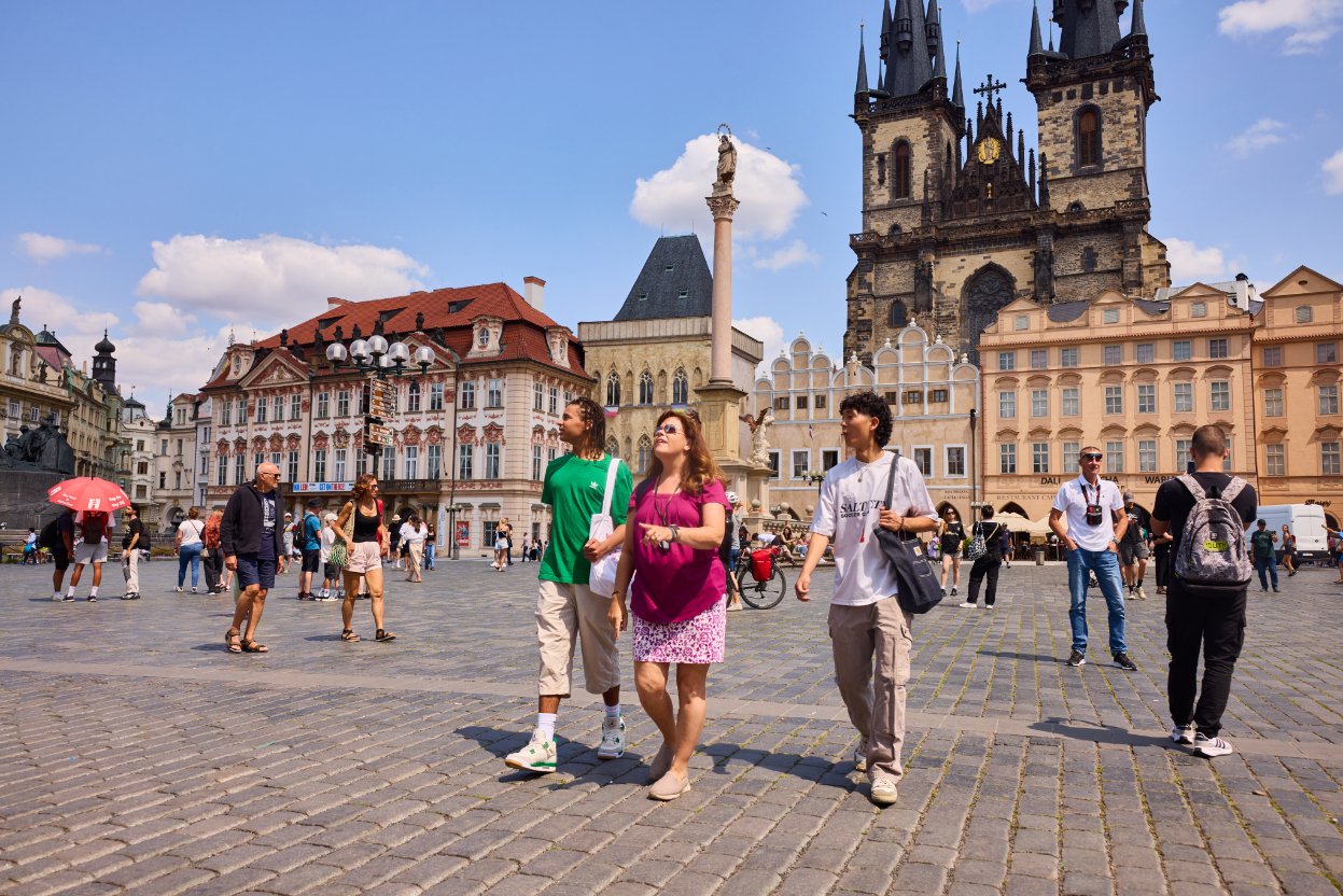 ETUS_2024_CZECHREPUBLIC_PRAGUE_OLDTOWNSQUARE_0340 (3).jpg