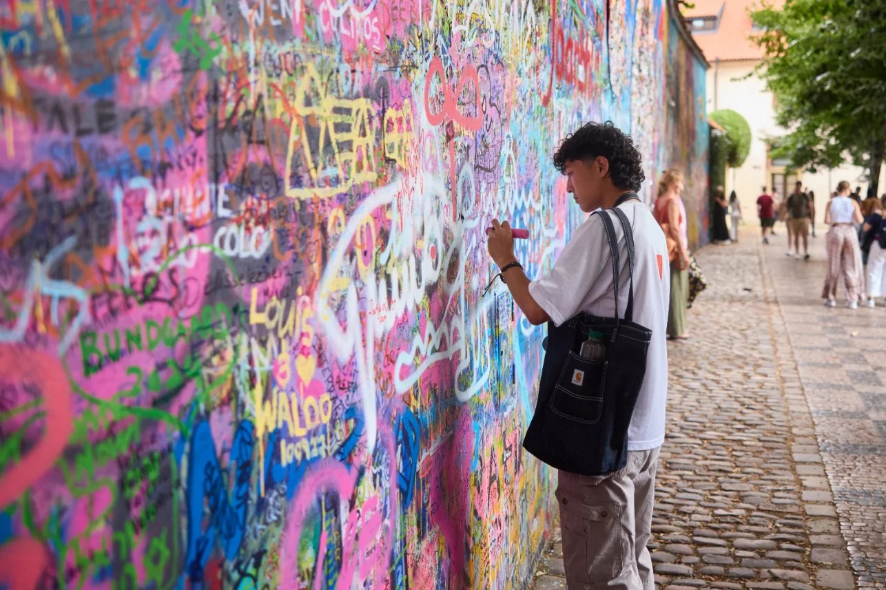 ETUS_2024_CZECHREPUBLIC_PRAGUE_LENNONWALL_9883.jpg