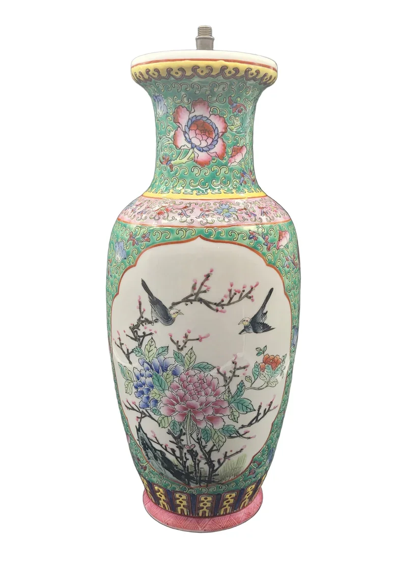 Chinese Qing Dynasty 19th Century Antique Vase