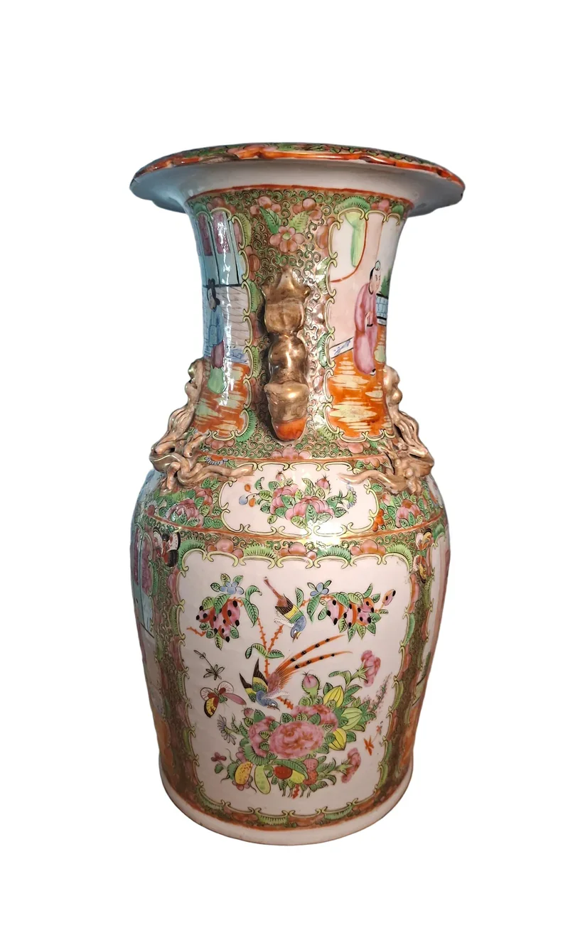 Top view of a This elegant 19th-century Cantonese porcelain vase is a fine example of the Famille Rose tradition,