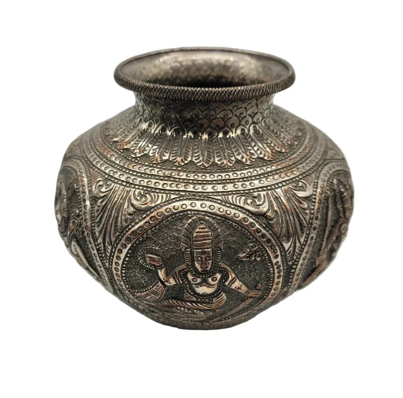 A rare and unusual 19th-century Asian / Oriental white metal jar or vase is a striking example of antique metalwork, notable for both its substantial weight and fine hand decoration.