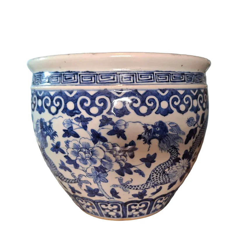 A rare Chinese Blue and White Dragon Planter, China, Qing Dynasty, 18th/19th Century
