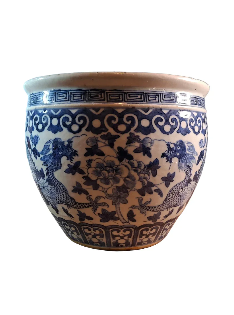 A Fine Blue and White Dragon Planter, China, Qing Dynasty, 18th/19th Century