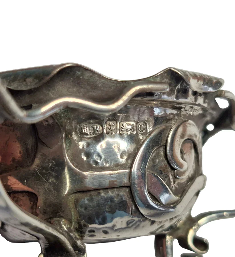 antique-silver-20260301_123006.webp