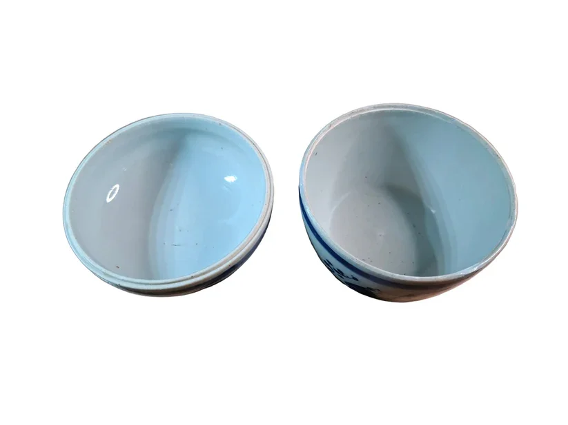 Inside of a Chinese blue and white porcelain lidded jar, dating from the 18th/19th century.