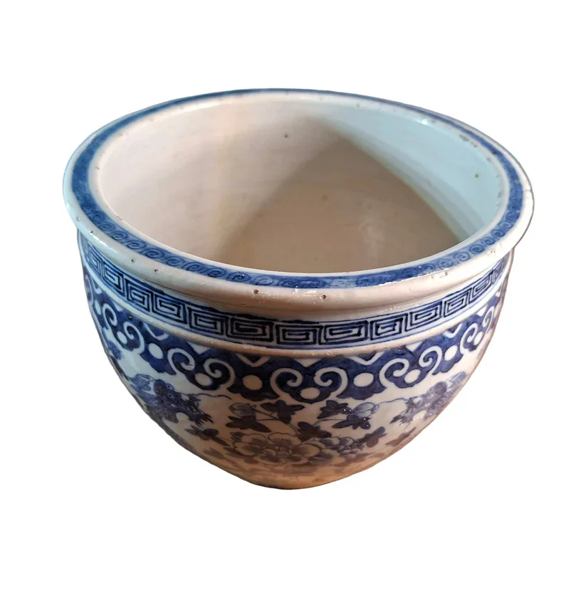 Top of a A Fine Blue and White Dragon Planter, China, Qing Dynasty, 18th/19th Century