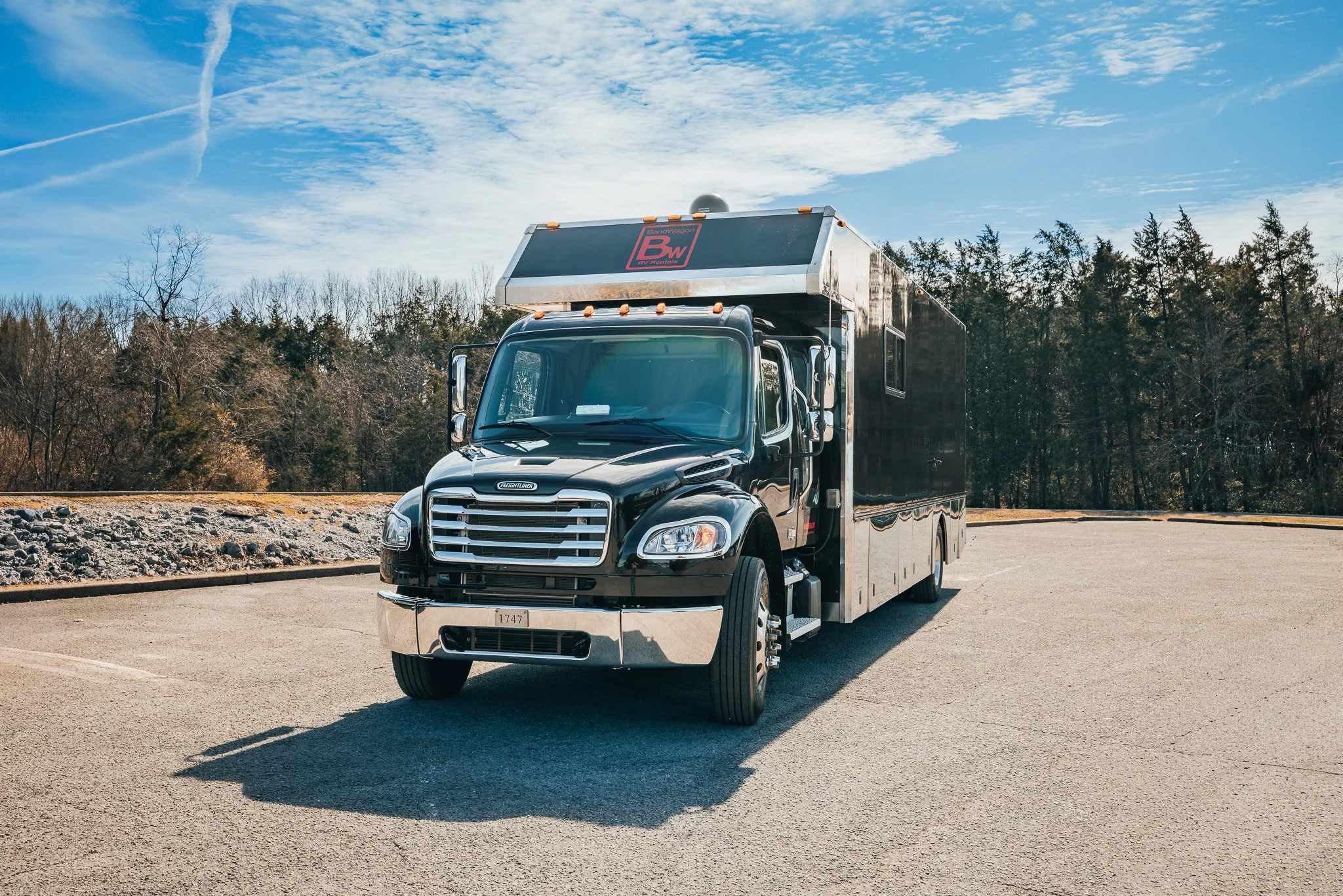 Celebrity Coaches | Entertainer Coach Rental | Nashville, TN