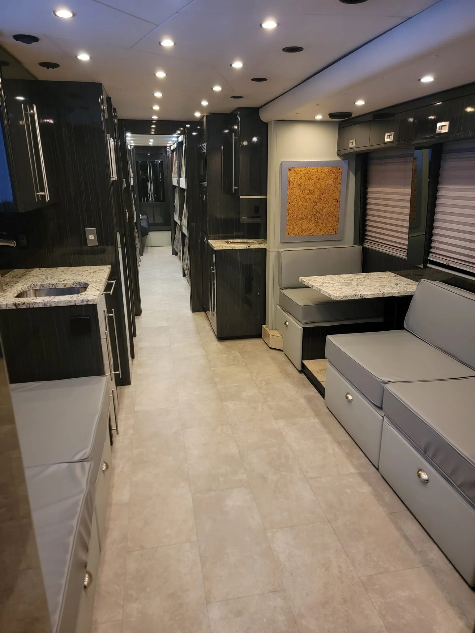 bus-2.jpg