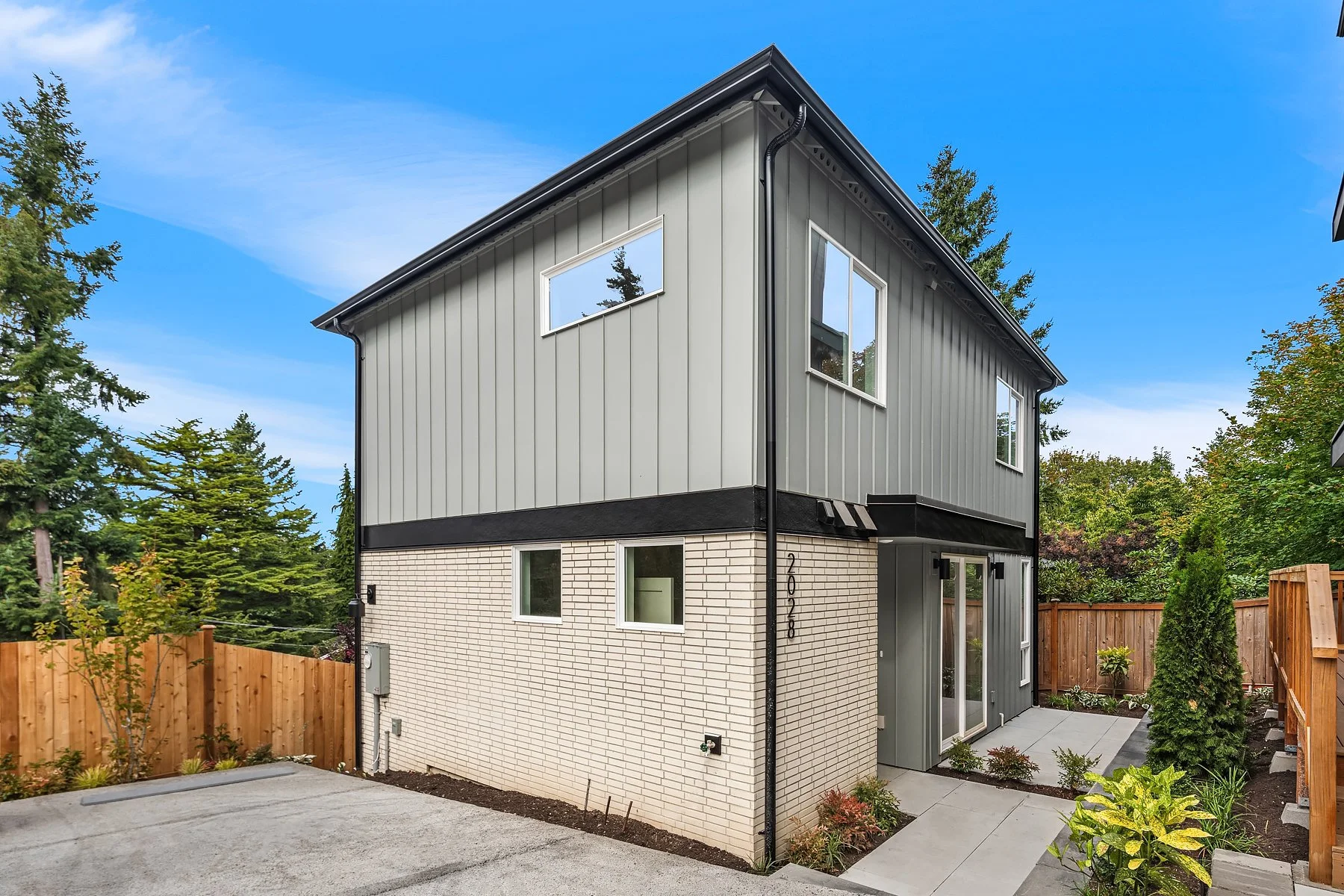 2028 NE 123rd St Exterior