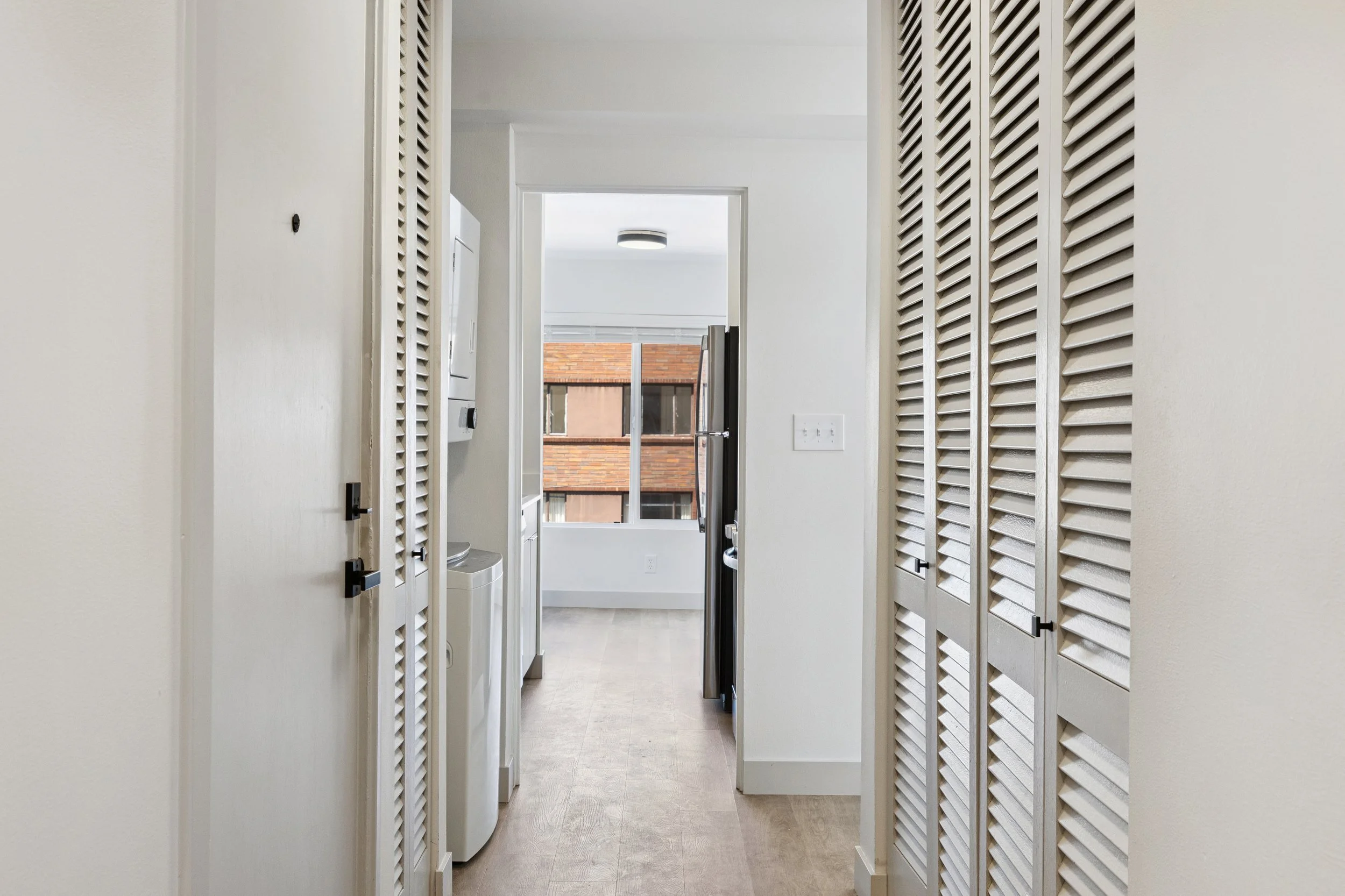 33-320 W Republican Units 101 &401-33.jpg