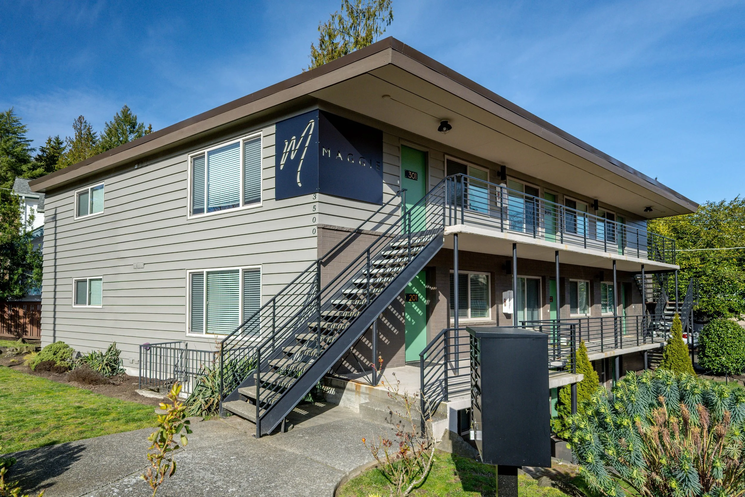 51-Maggie_edited feature.jpg