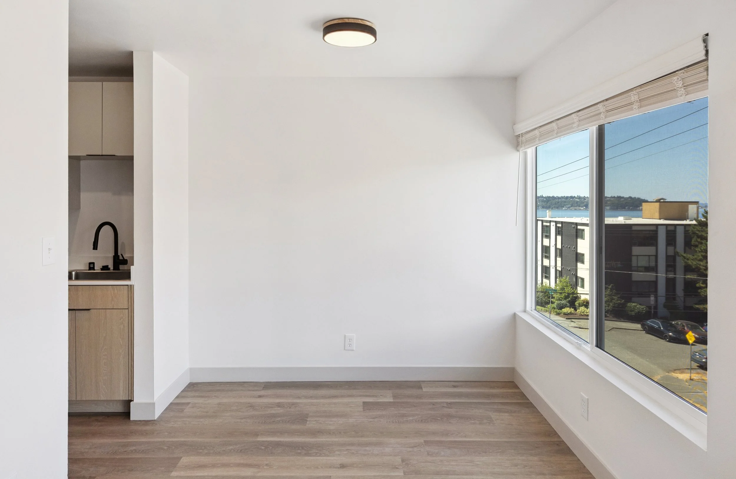 24-320 W Republican Units 101 &401-24.jpg