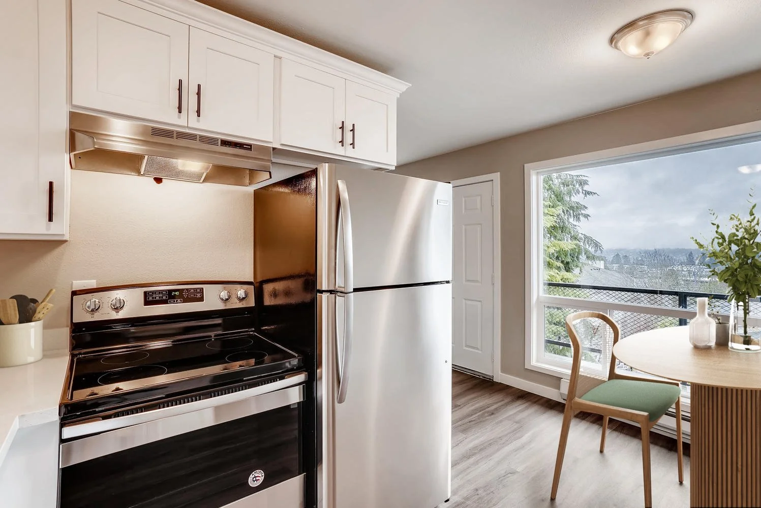 3323 NE 12th Renton WA 98056-large-005-1-Kitchen-1497x1000-72dpi (2).jpg