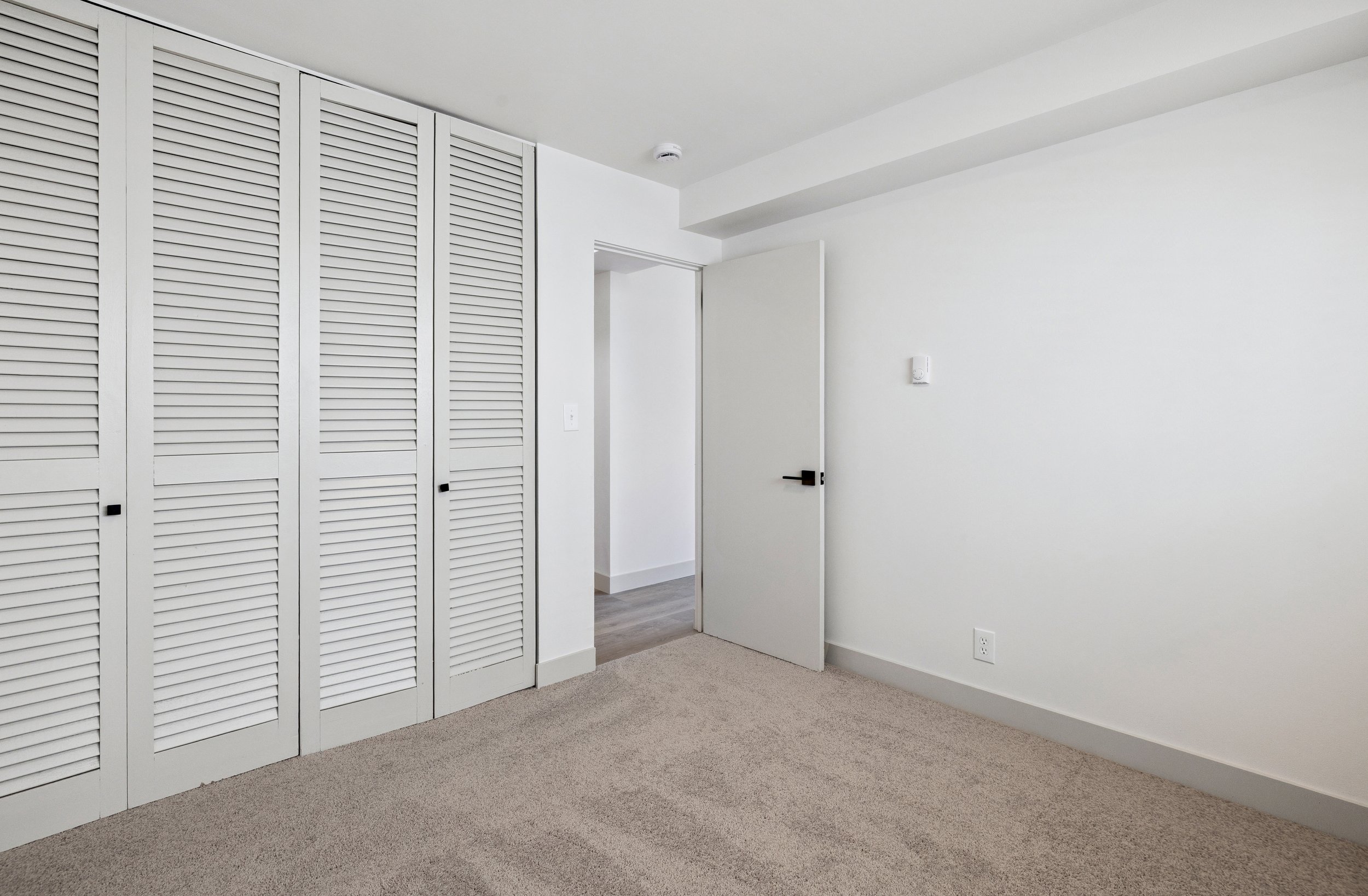 31-320 W Republican Units 101 &401-31.jpg