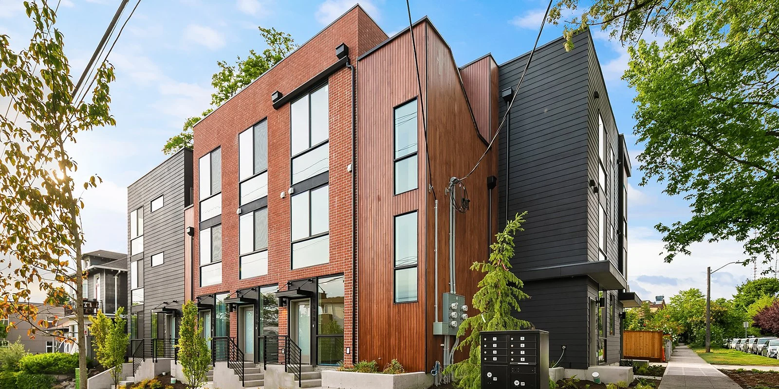 905 17th Ave banner.jpg