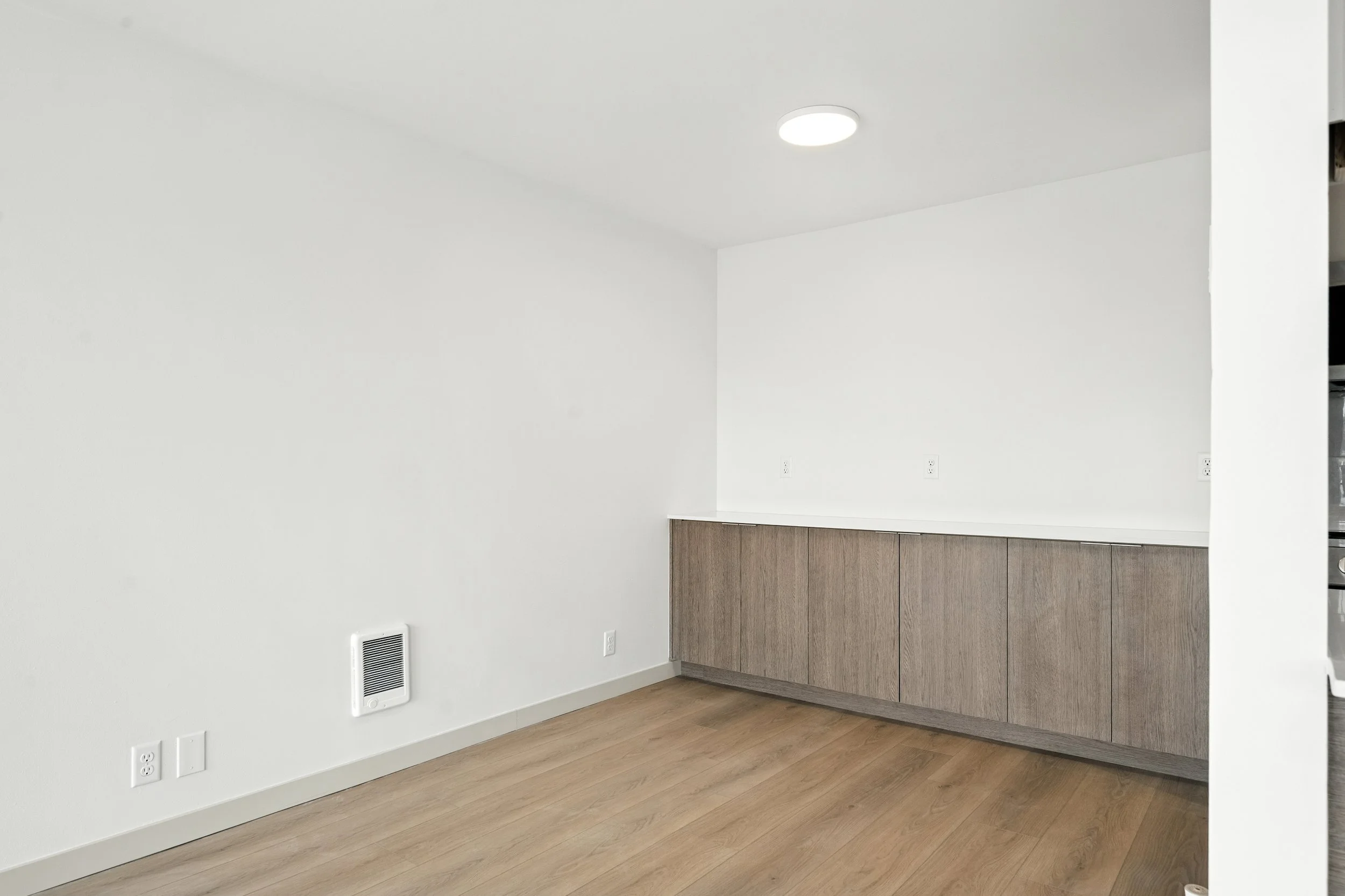 06-2004 Dexter Ave N 8.27.25-6.jpg