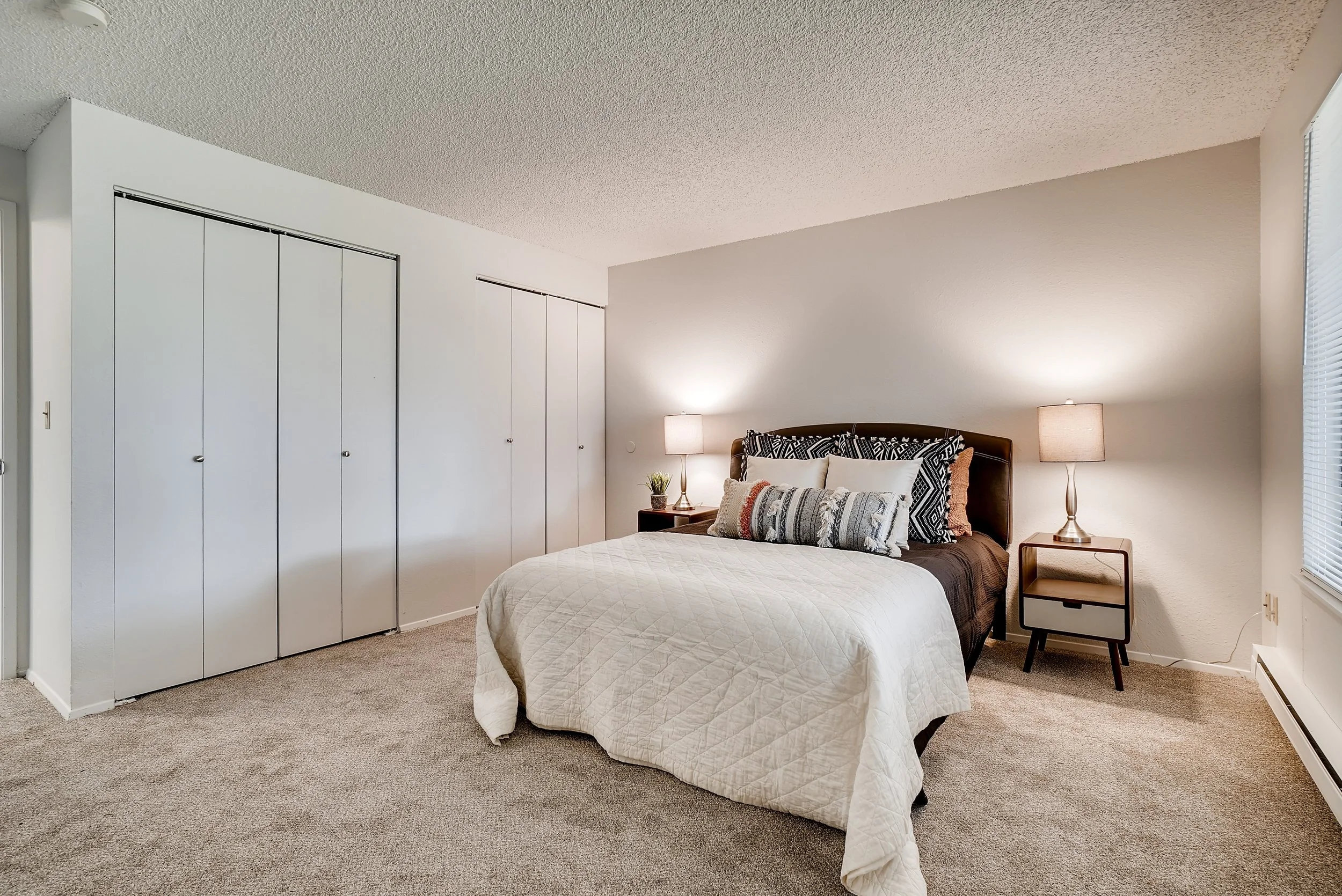 17 Master Bedroom 1584049315689.jpg