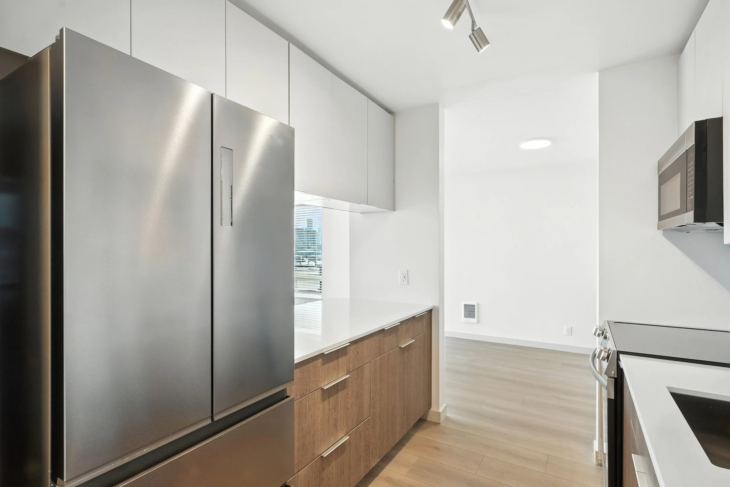 08-2004 Dexter Ave N 8.27.25-8.jpg