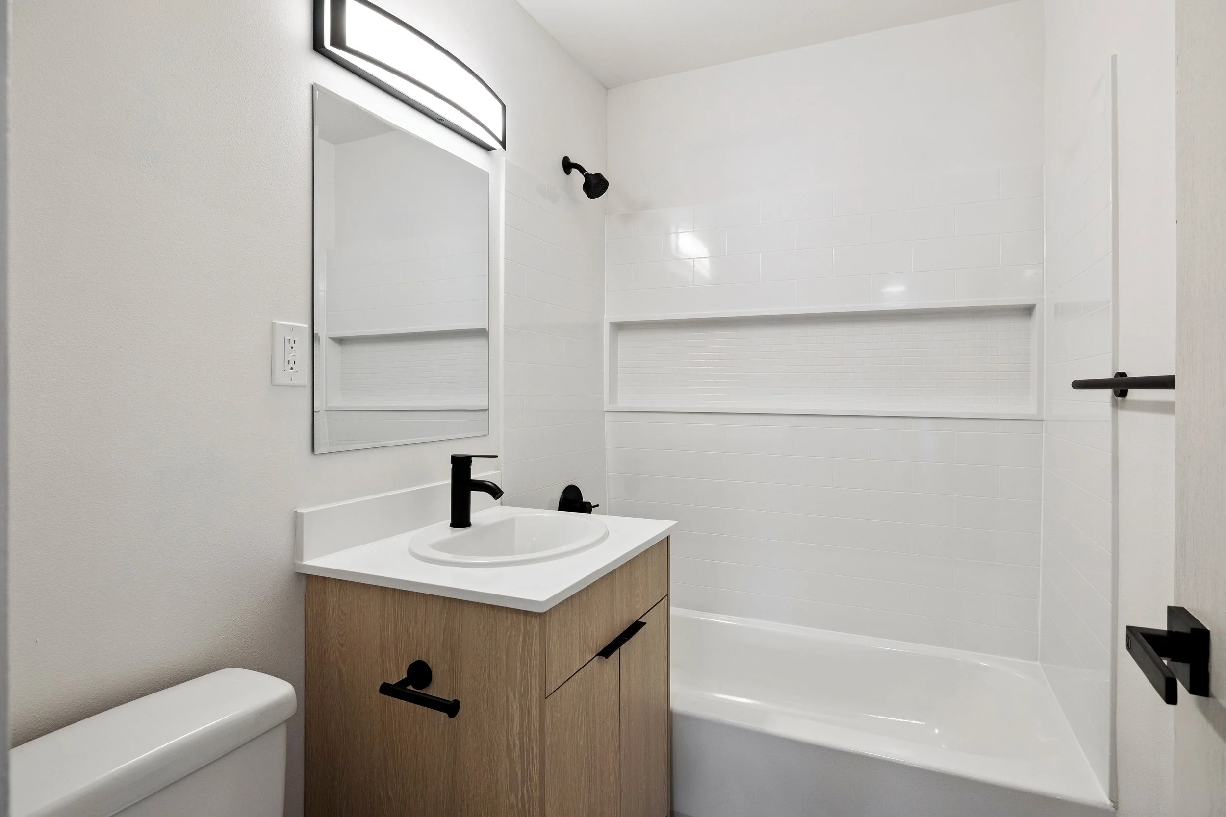 34-320 W Republican Units 101 &401-34.jpg