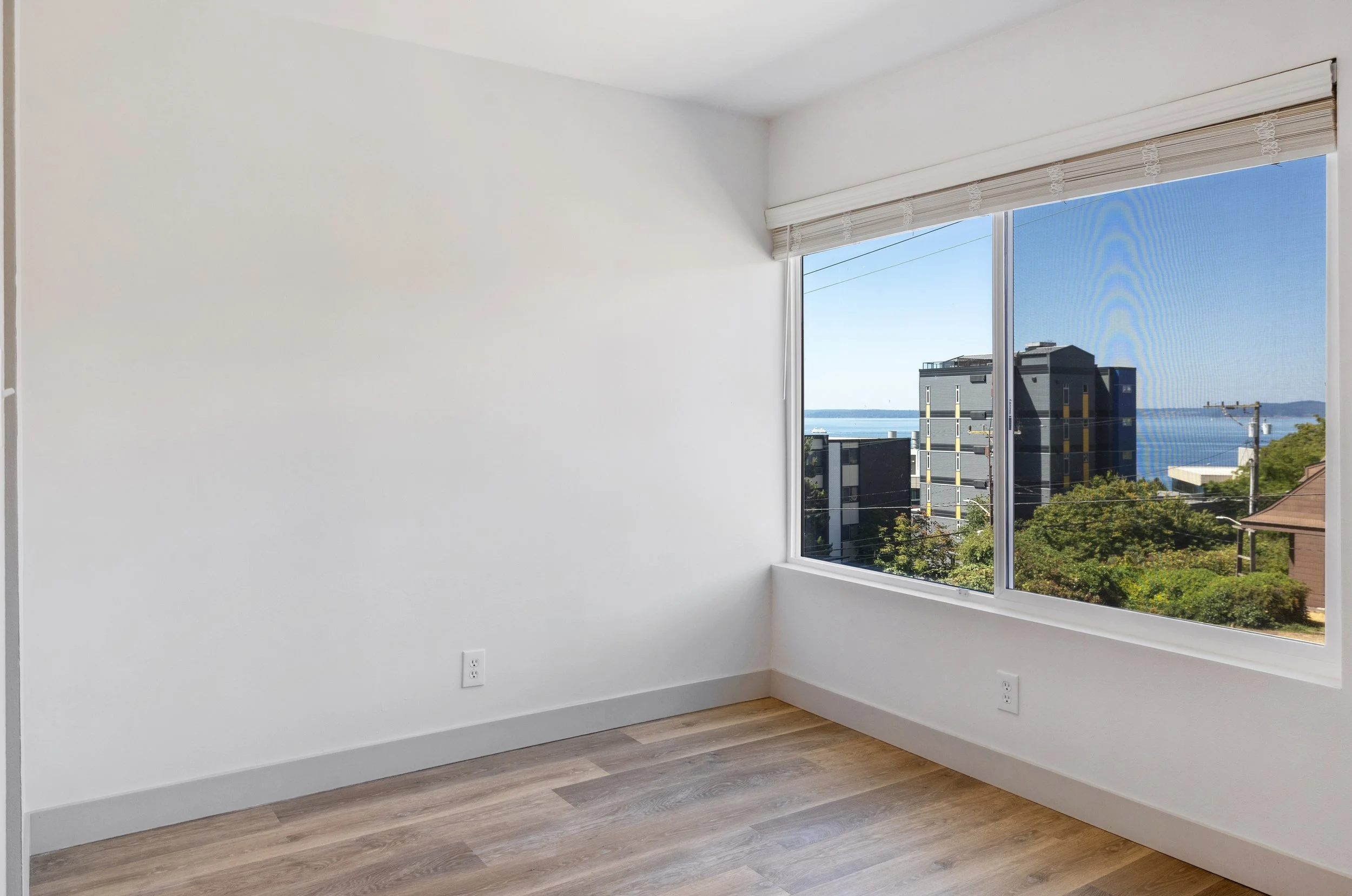 25-320 W Republican Units 101 &401-25.jpg