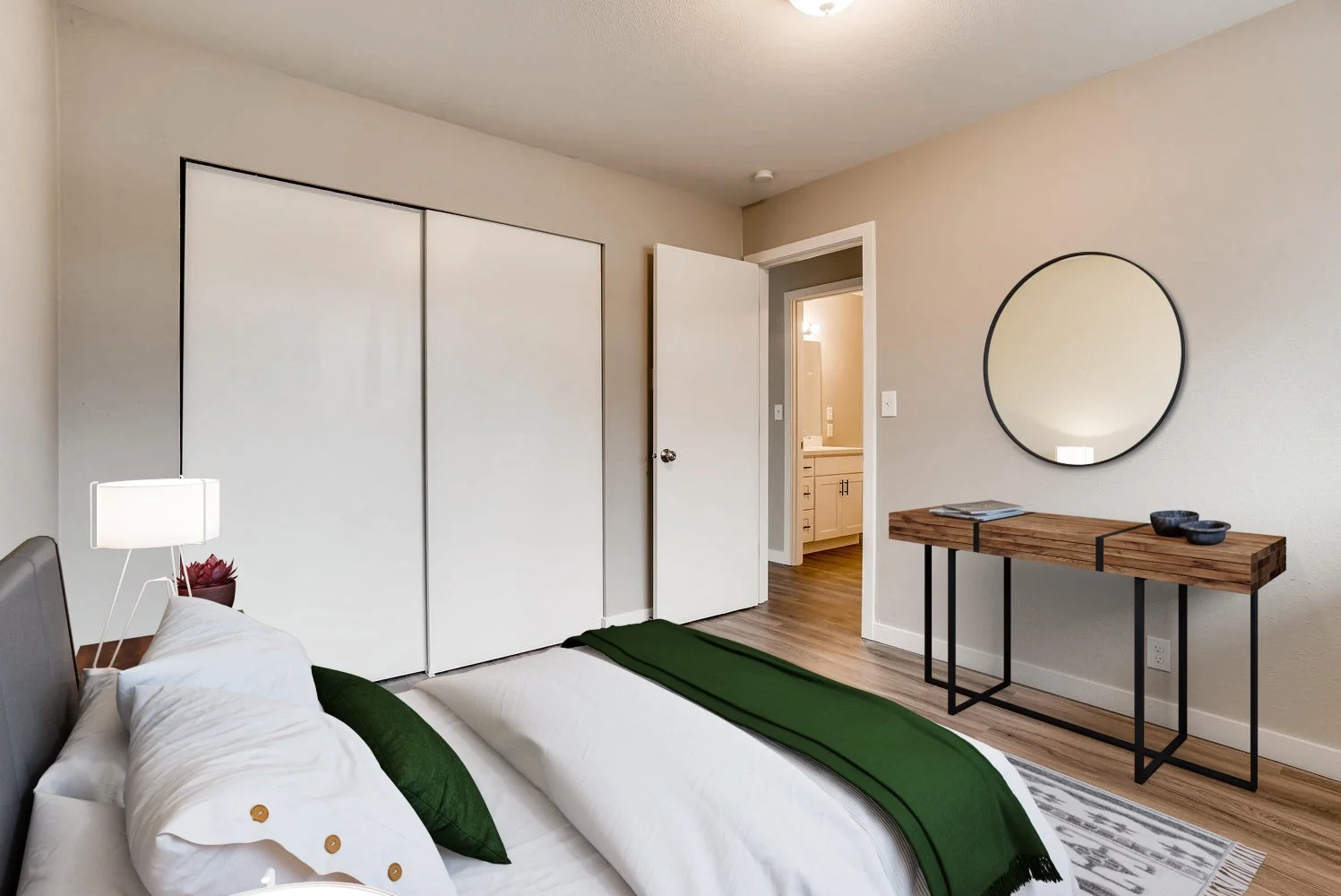 3323 NE 12th Renton WA 98056-large-009-3-Master Bedroom-1497x1000-72dpi (2).jpg