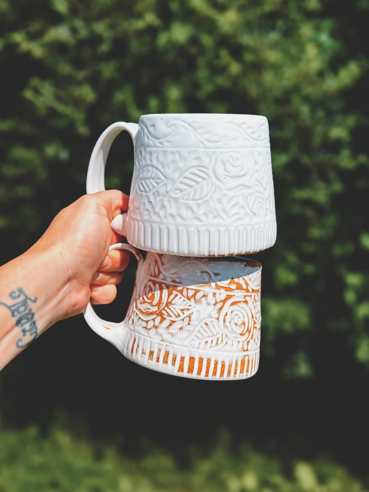 I loved carving this design and honestly I love the look of the wiped away glaze.. more rustic, more used&hellip; more loved. BUT I want to hear what you think! Would you rather I keep them all glazed? Because I&rsquo;ll be making more of these for s