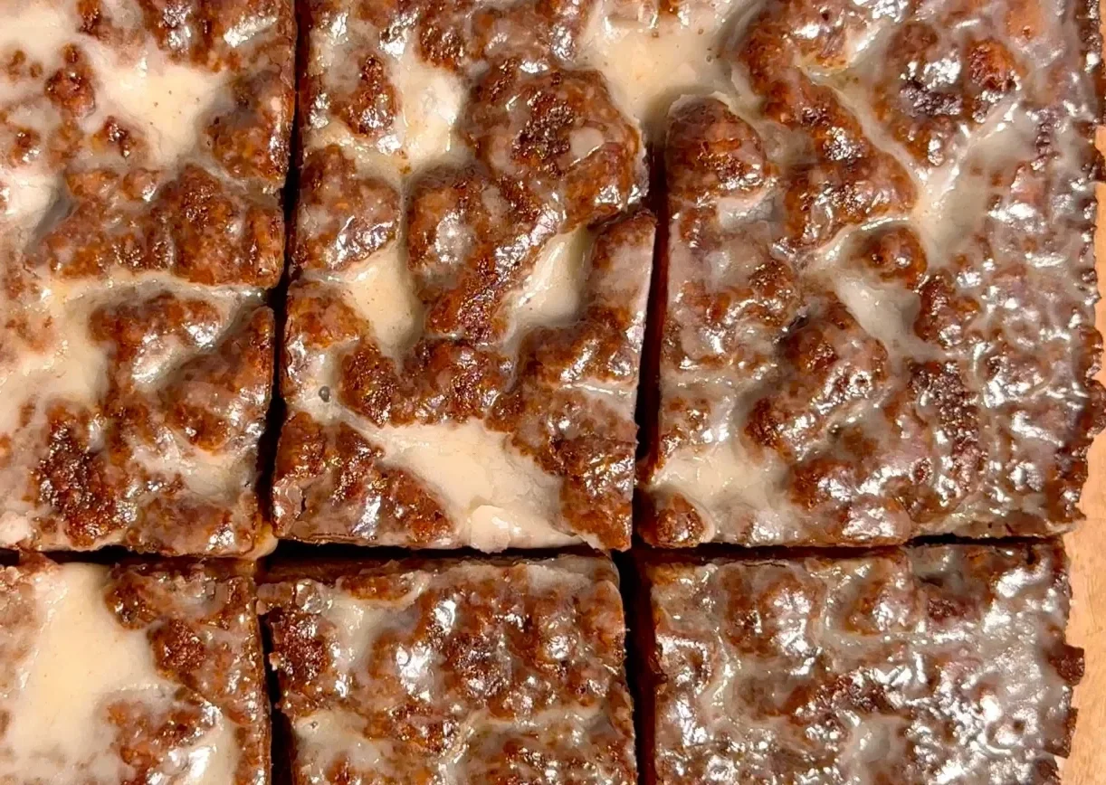 Cinnamon Roll Date Cake