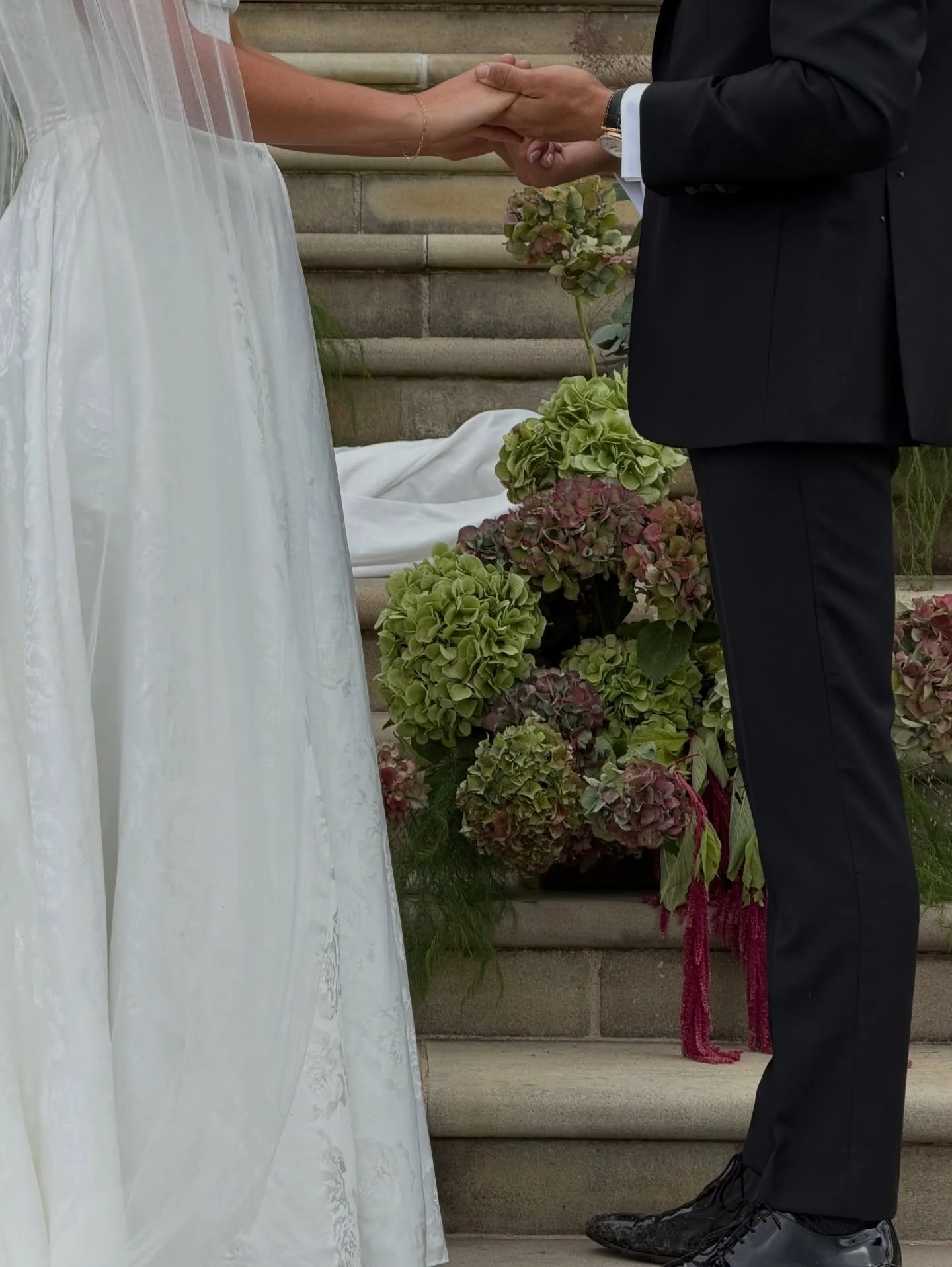 H &amp; H 🤎 

VENUE @theswallowsnestau 
FLORALS @orchidandode 
CELEBRANT @jemimathecelebrant 
MUA @brigette.alanamua 
HAIR @hairelegancebykim 
PHOTOGRAPHER @samuelwhiteweddings 
CONTENT @thenandtherediaries 

#thenandtherediaries #content #wedding