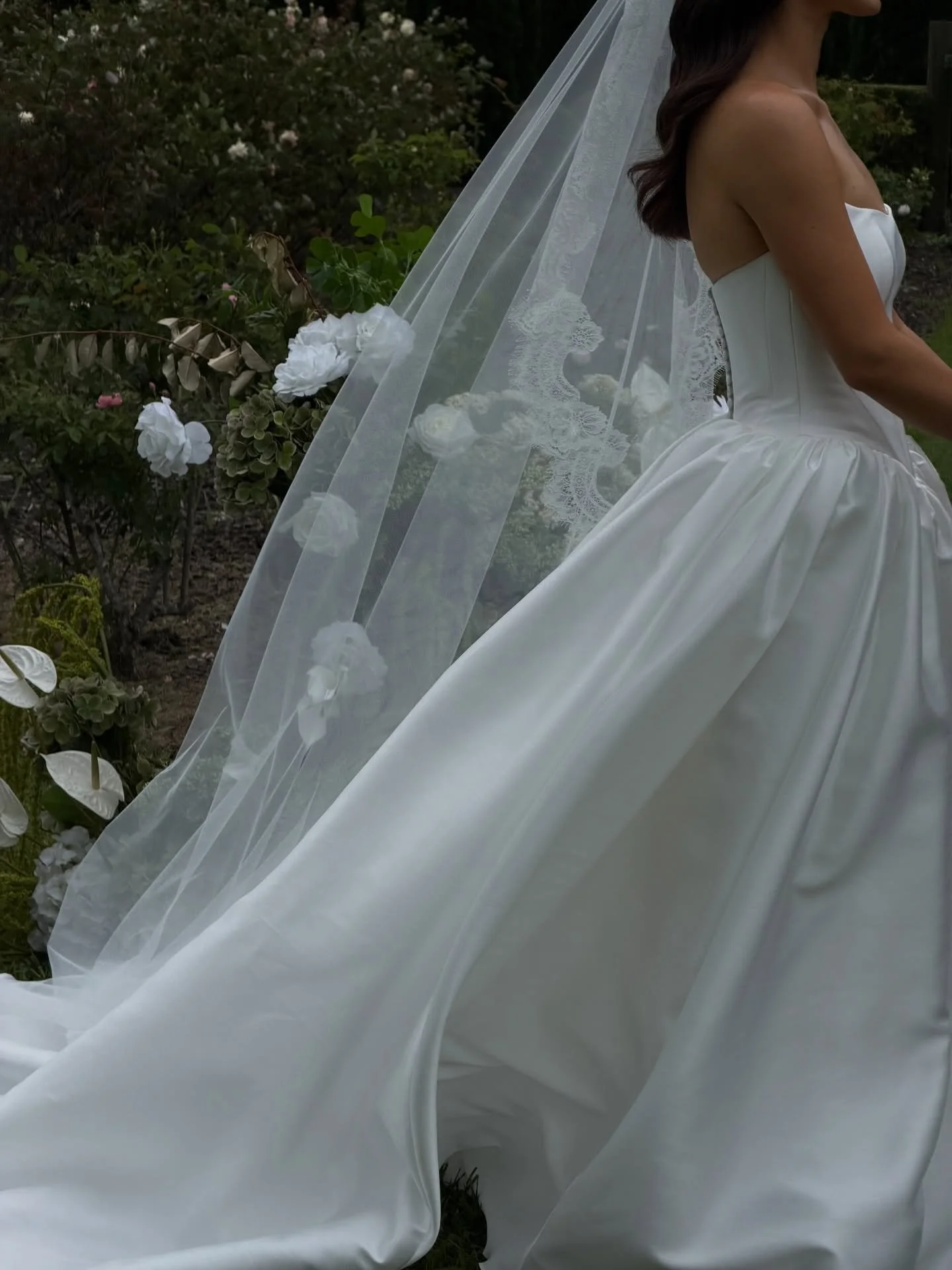 A moment for @mariiannebaker and her dress <3

@thevow_ceremonies
@stinimakeupandhair
@chloepiche_hair
@fauxflowercompany
@leannedoylephotography
@happyheartfilms
@mondaylane_
@themerribee
@aura.strings
@wedeventcreators
@lovestoned.hire 
@mariian