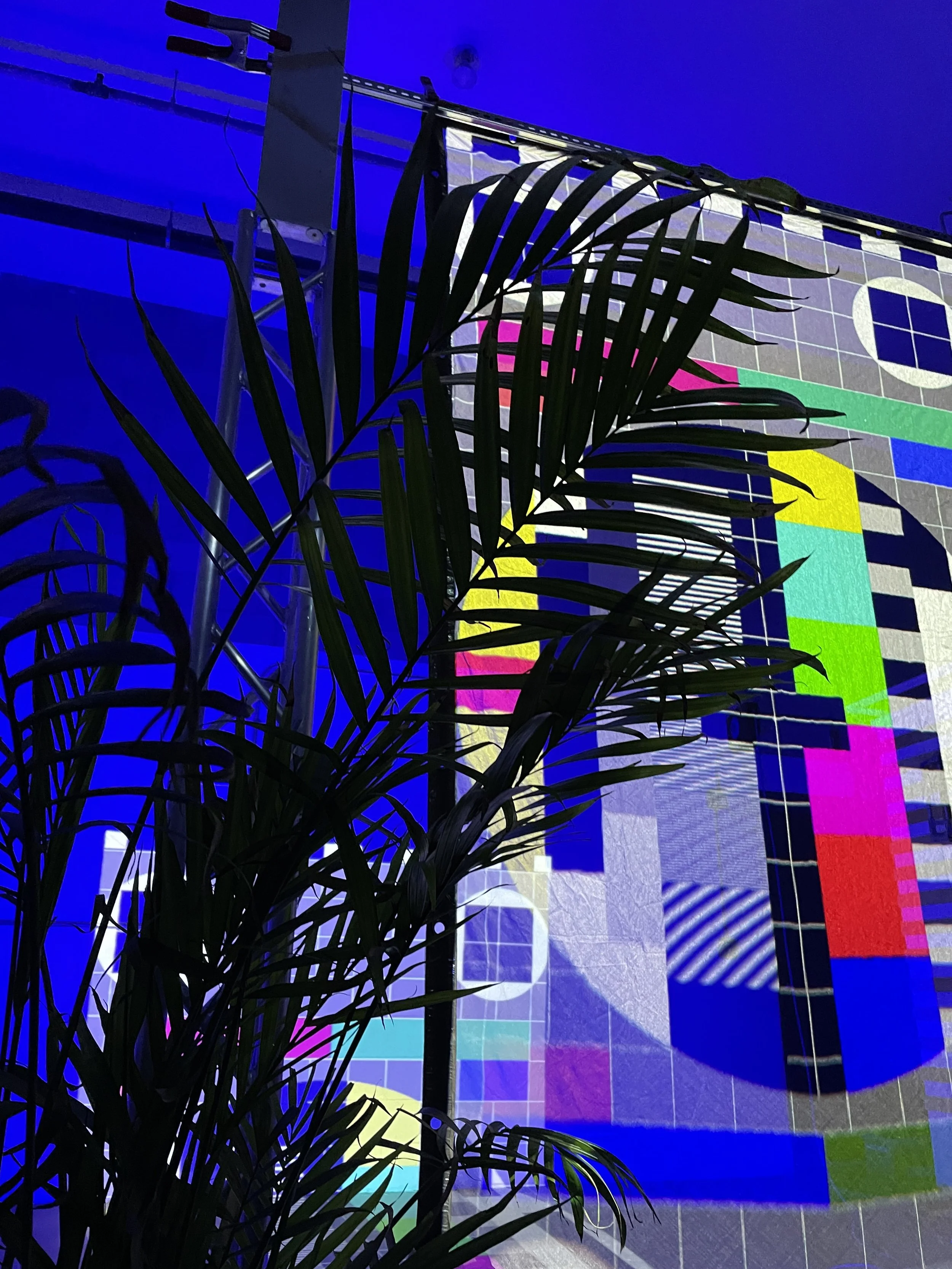 Lumenarius - Blog - EXPERIMENTS WITH _HOLOGRAM_ SCREENS AND PROJECTION MAPPING - Grid 2.JPG