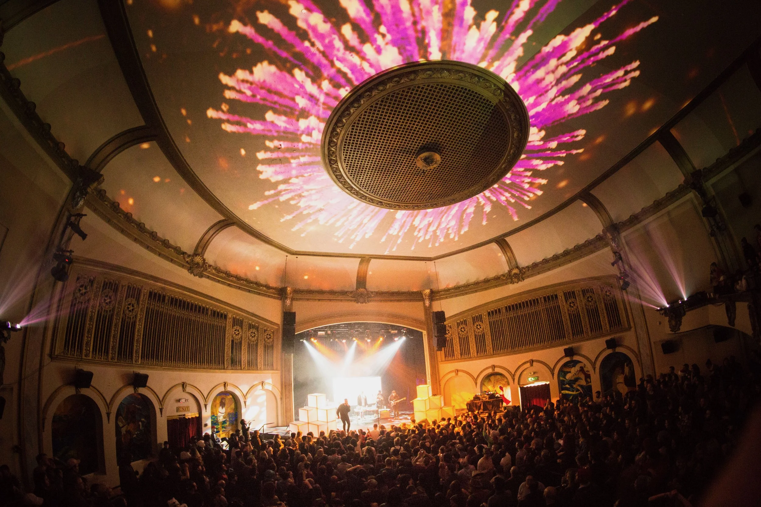 FROM ORDINARY TO EXTRAORDINARY: HOW PROJECTION MAPPING ELEVATES LIVE EVENTS