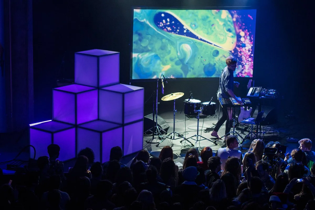 Lumenarius CUBIX Cubes Modular Staging System Concert Lighting Design Light Art Geometry Grid 20.jpg