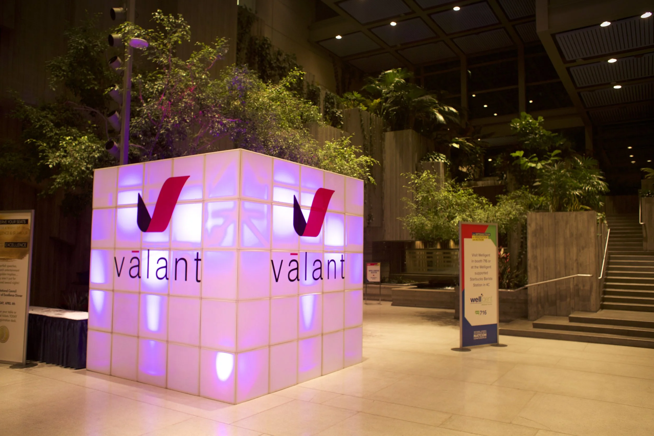 Lumenarius CUBIX Cubes Modular Staging System Concert Lighting Design Light Art Geometry Grid 7.jpeg