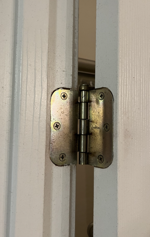 door hinge.png