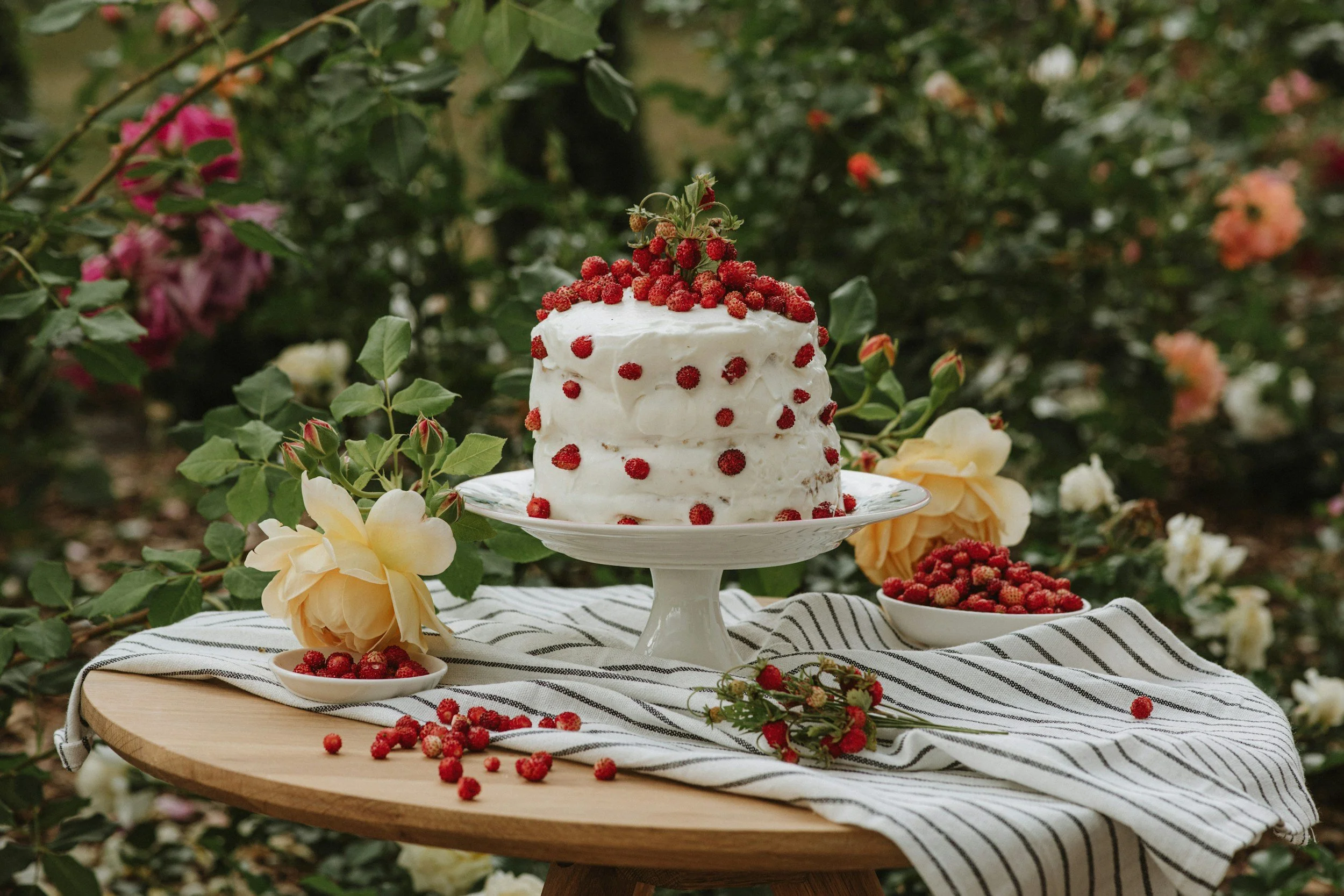 wild and vow wedding garden cake