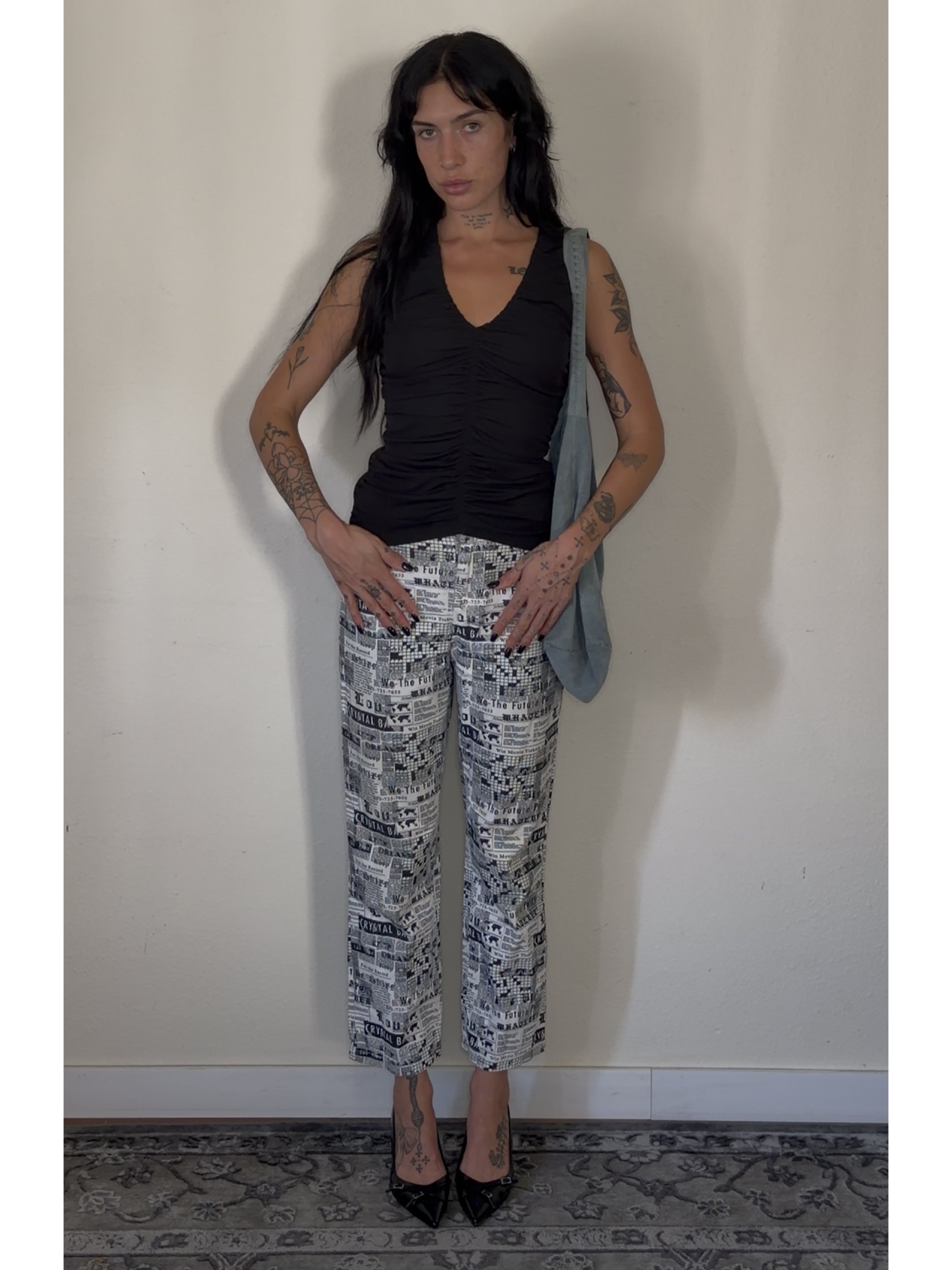 NEWSPAPER PRINT CAPRI